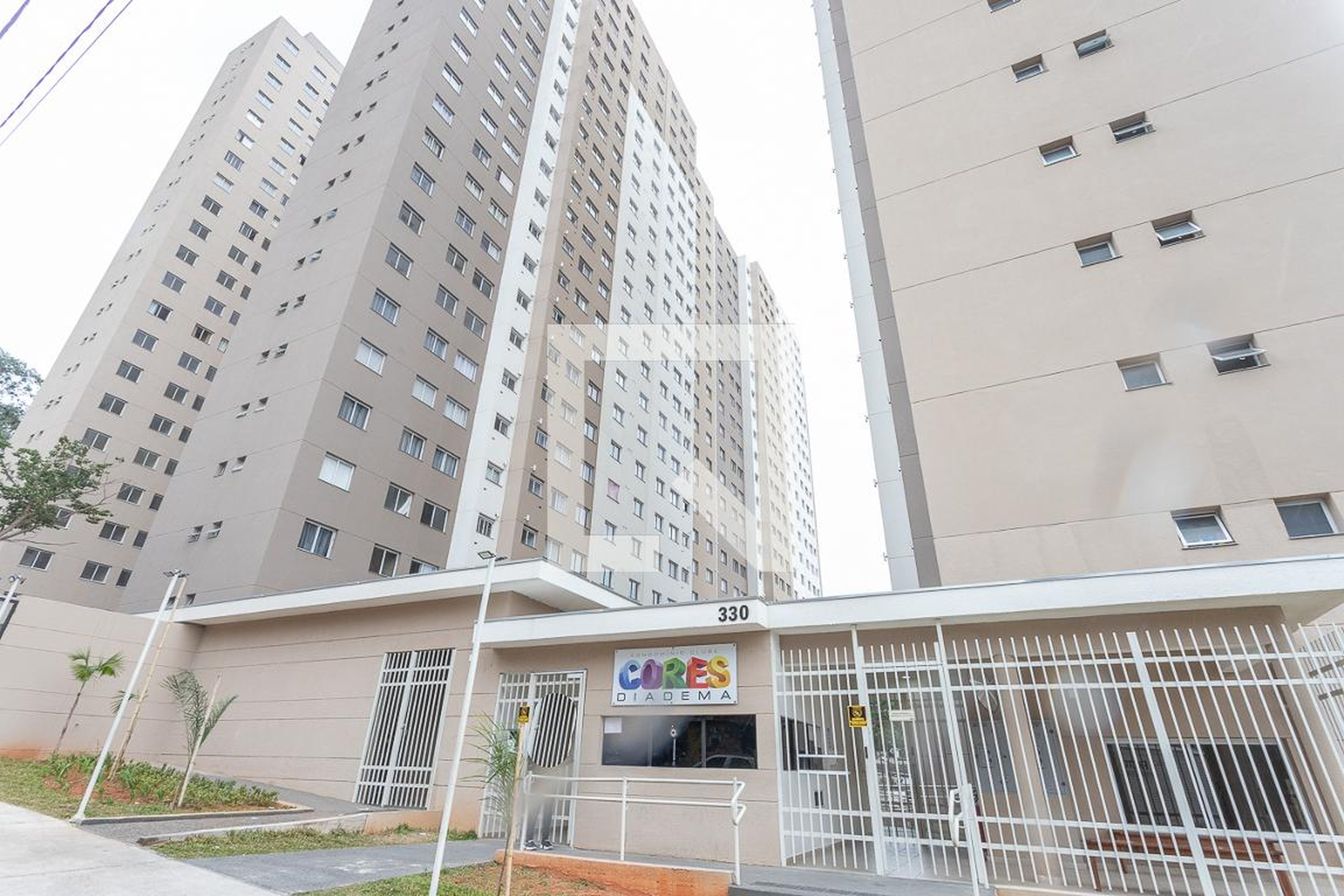 Fachada do condomínio Condomínio em Avenida Presidente Juscelino, 333