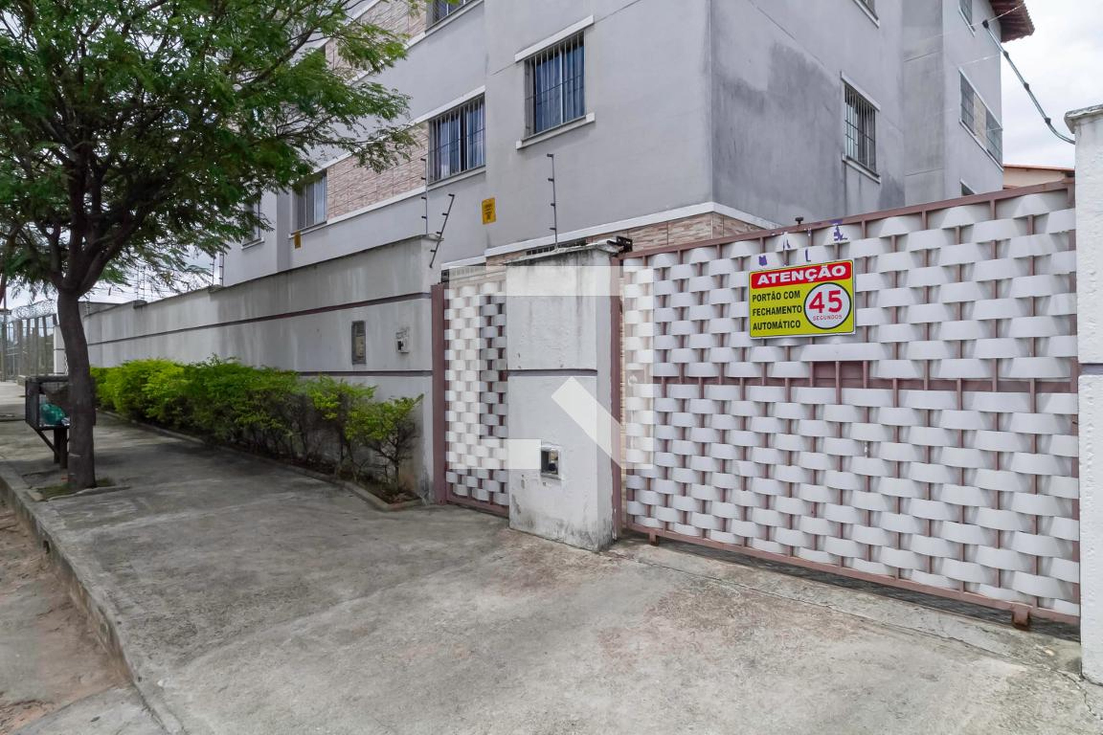 Fachada Condomínio em Rua Coromandel, 288