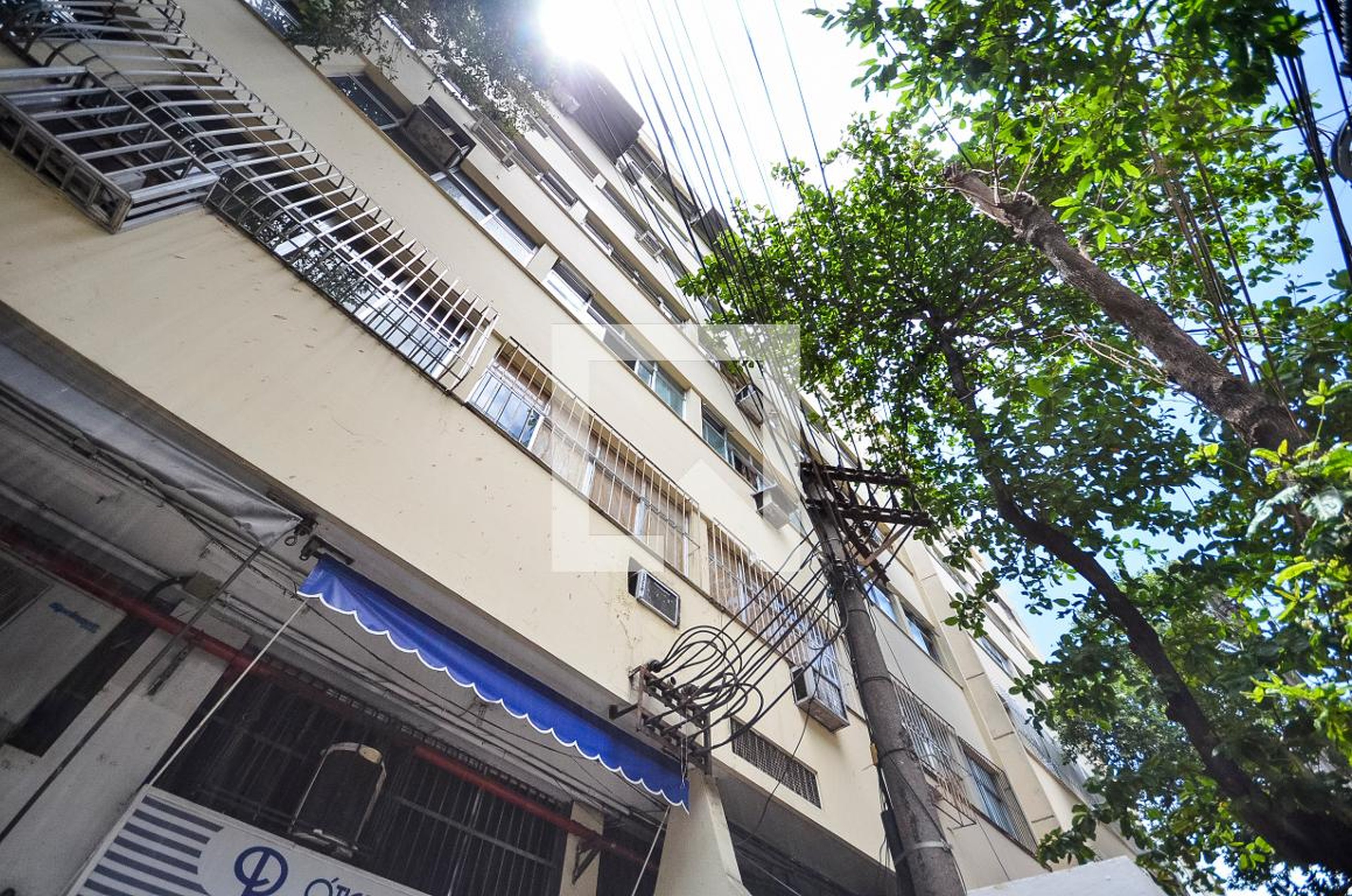 Fachada Condomínio em Rua Major Ávila, 200