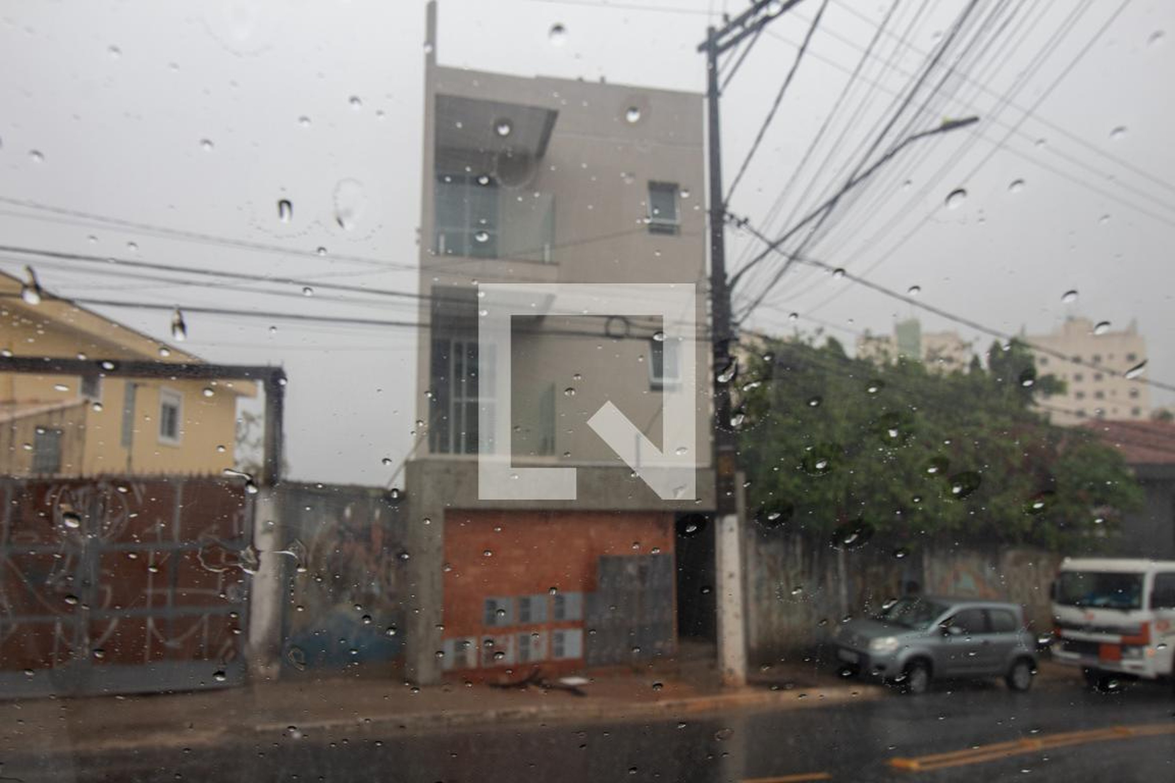 Fachada do Prédio Condomínio em Rua Charquinho, 241