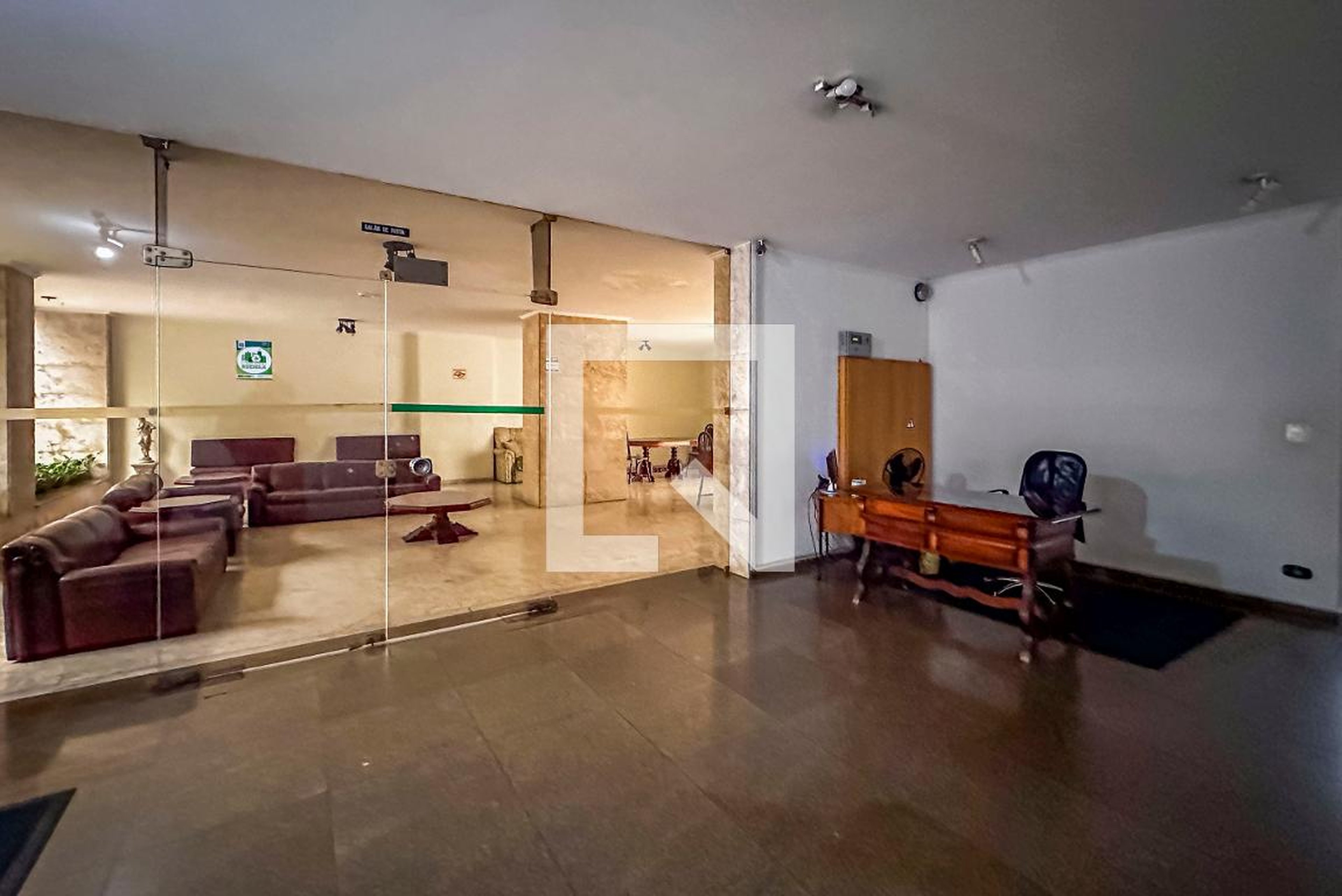 Hall - Kátia