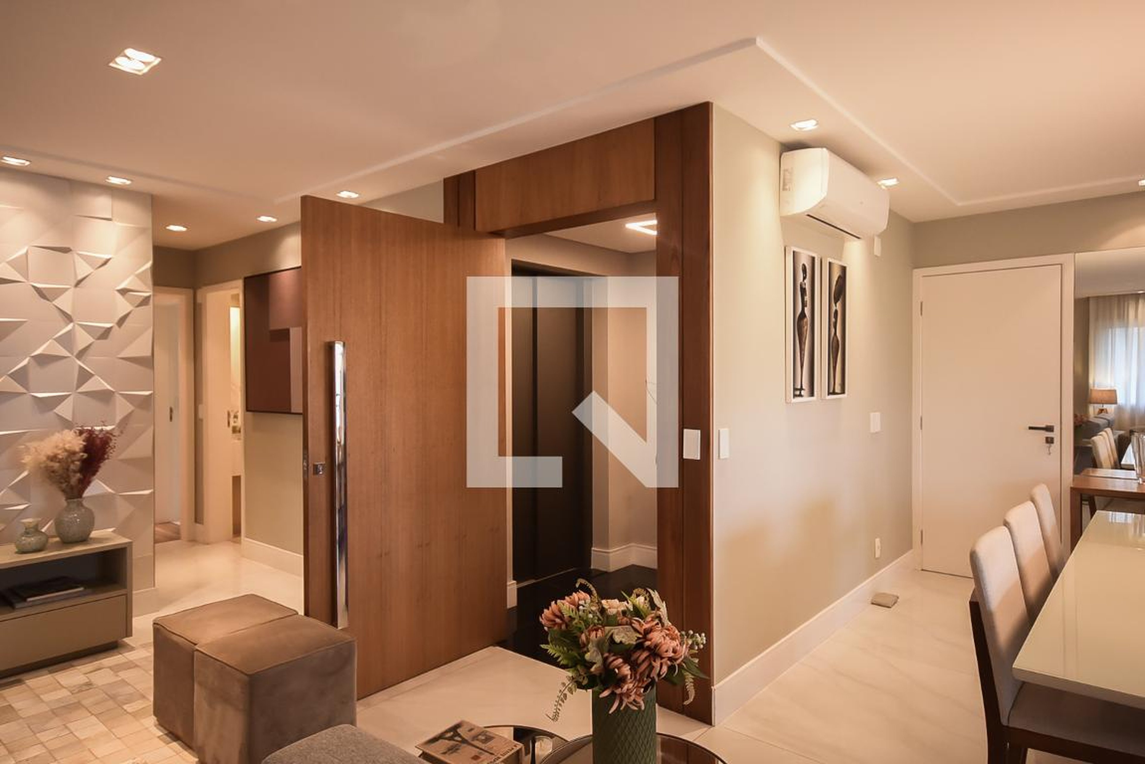 Hall de Entrada - Via DEI Giardini