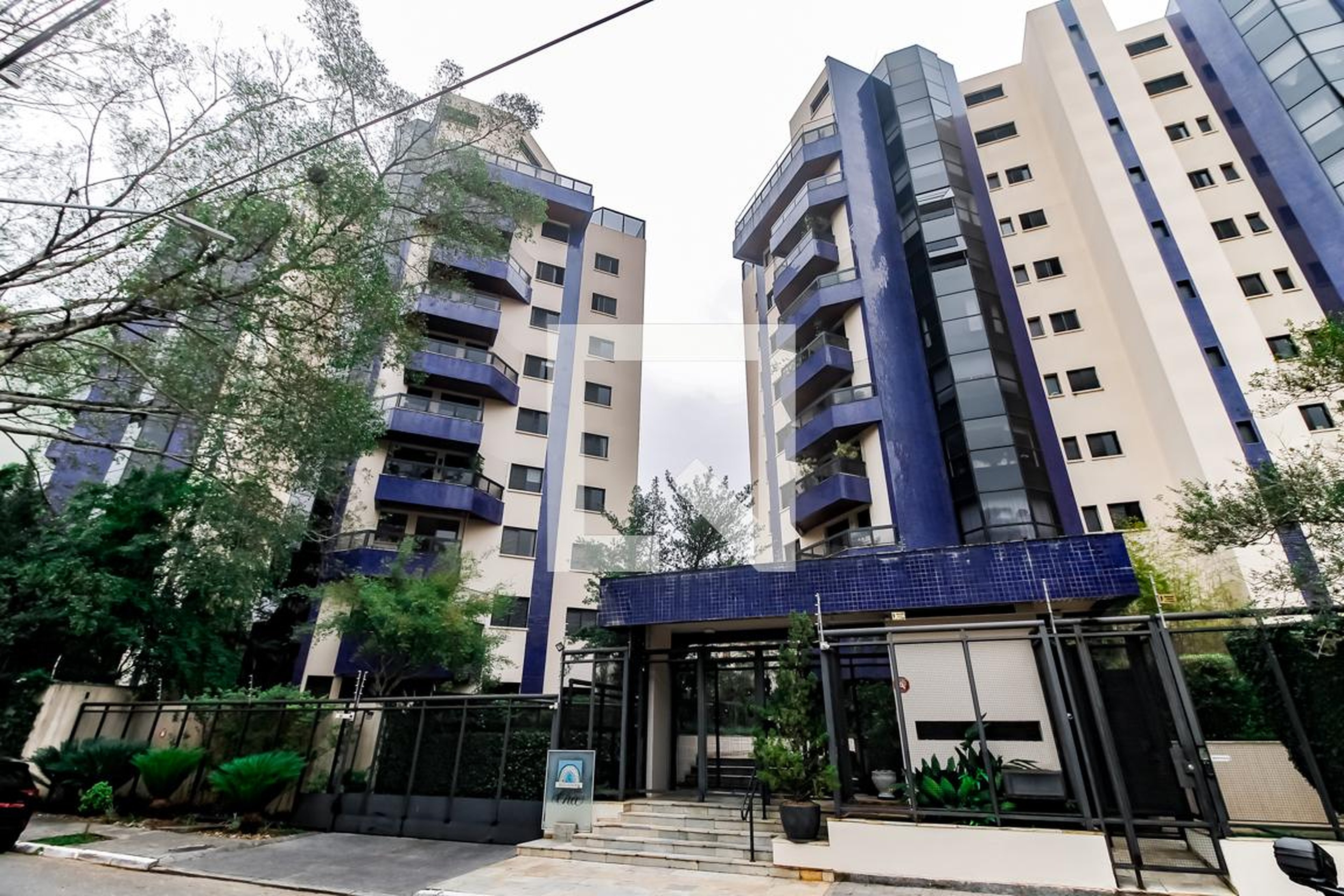 Fachada do Prédio Condomínio Belvedere do CHÁ