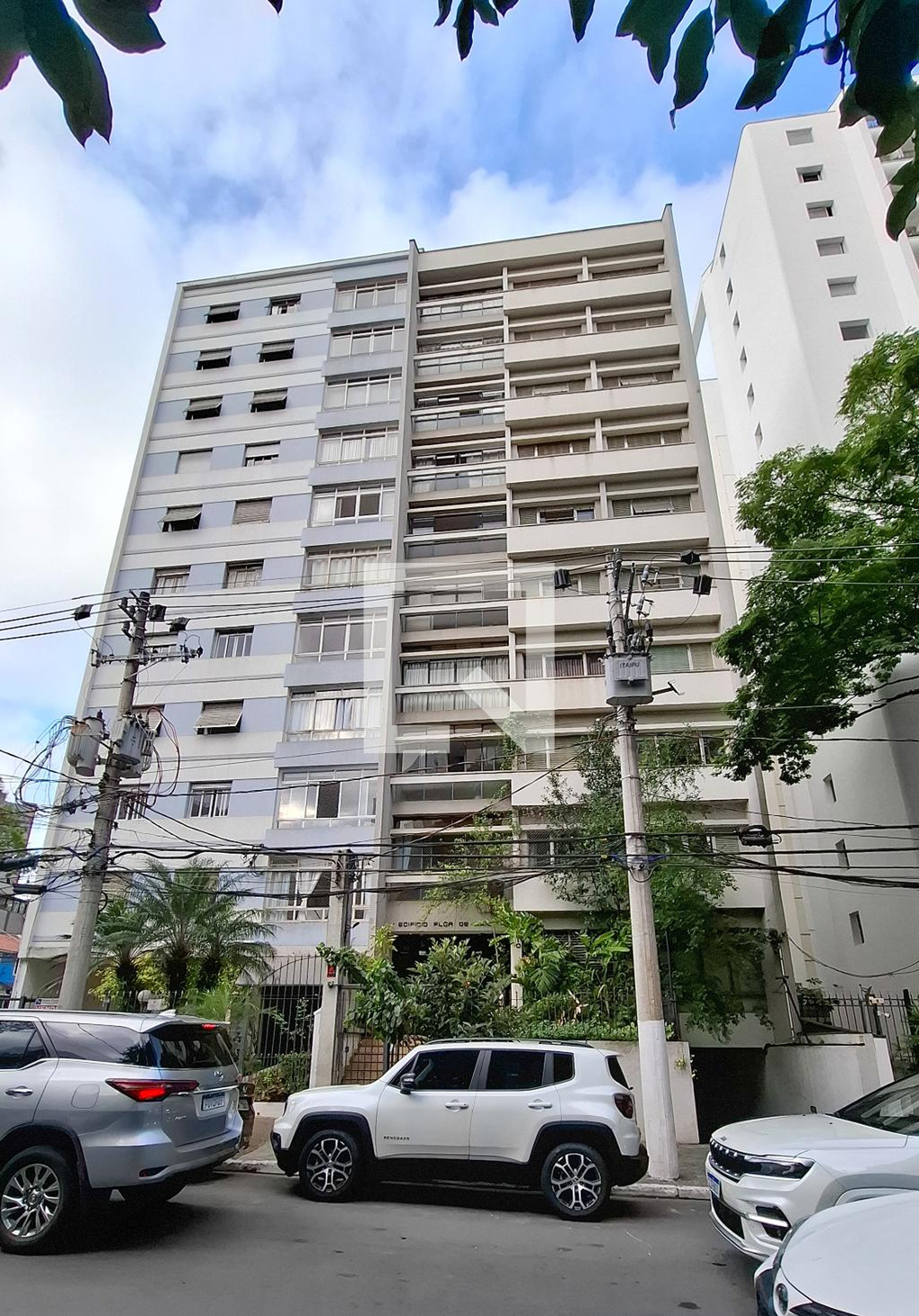 Fachada do Prédio Condomínio Flor de Maio