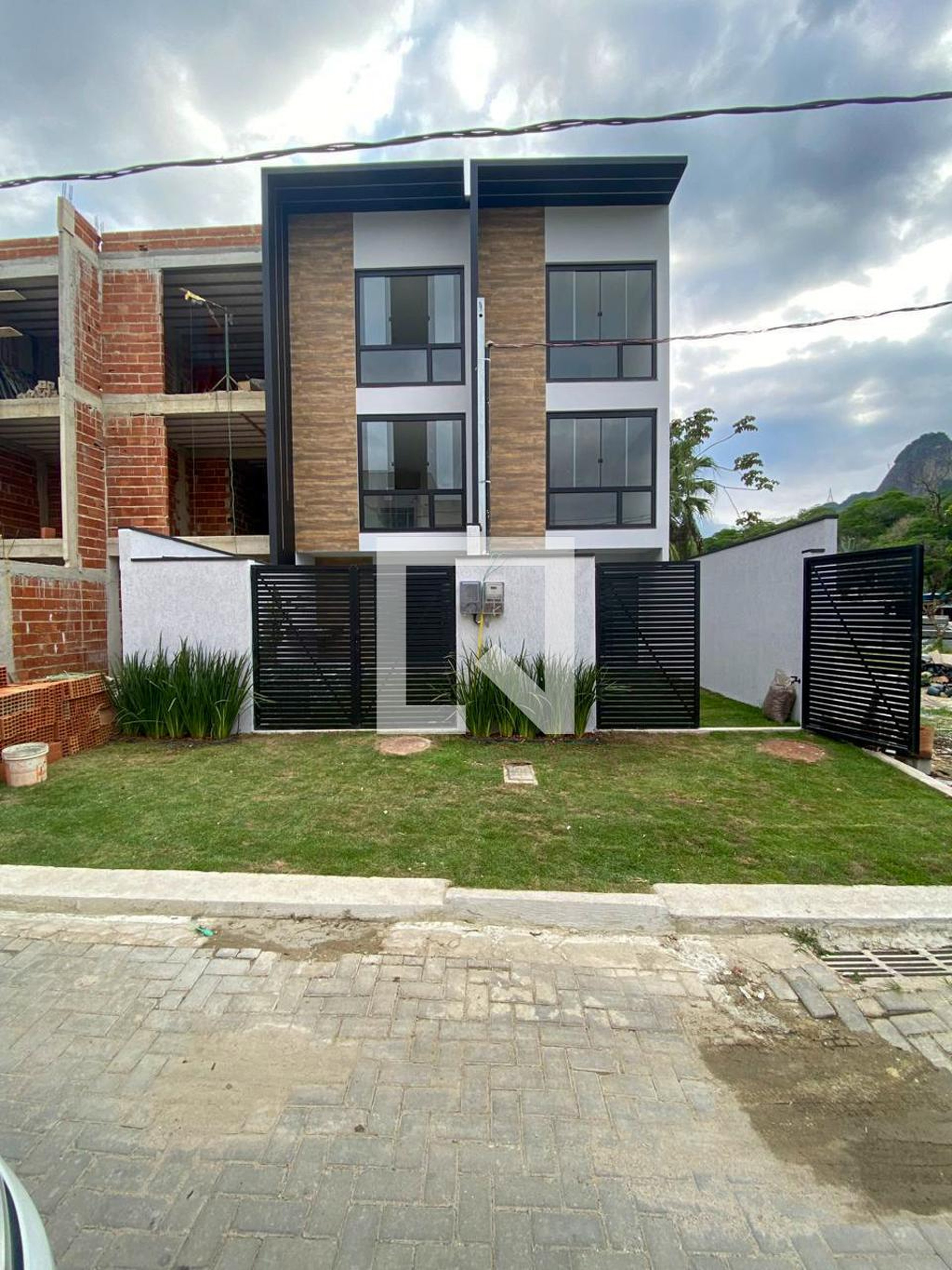 Fachada Condomínio em Estrada da Ligação, 1201