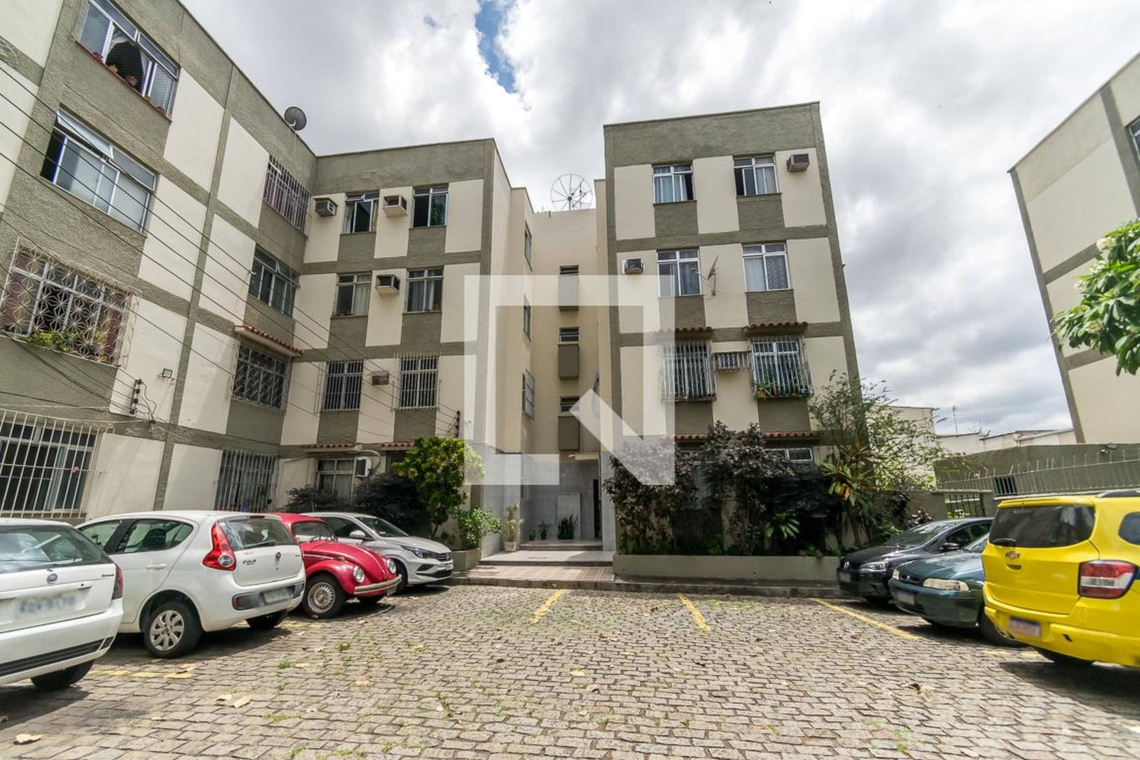 Fachada do Prédio Condomínio em Rua José Sombra, 580