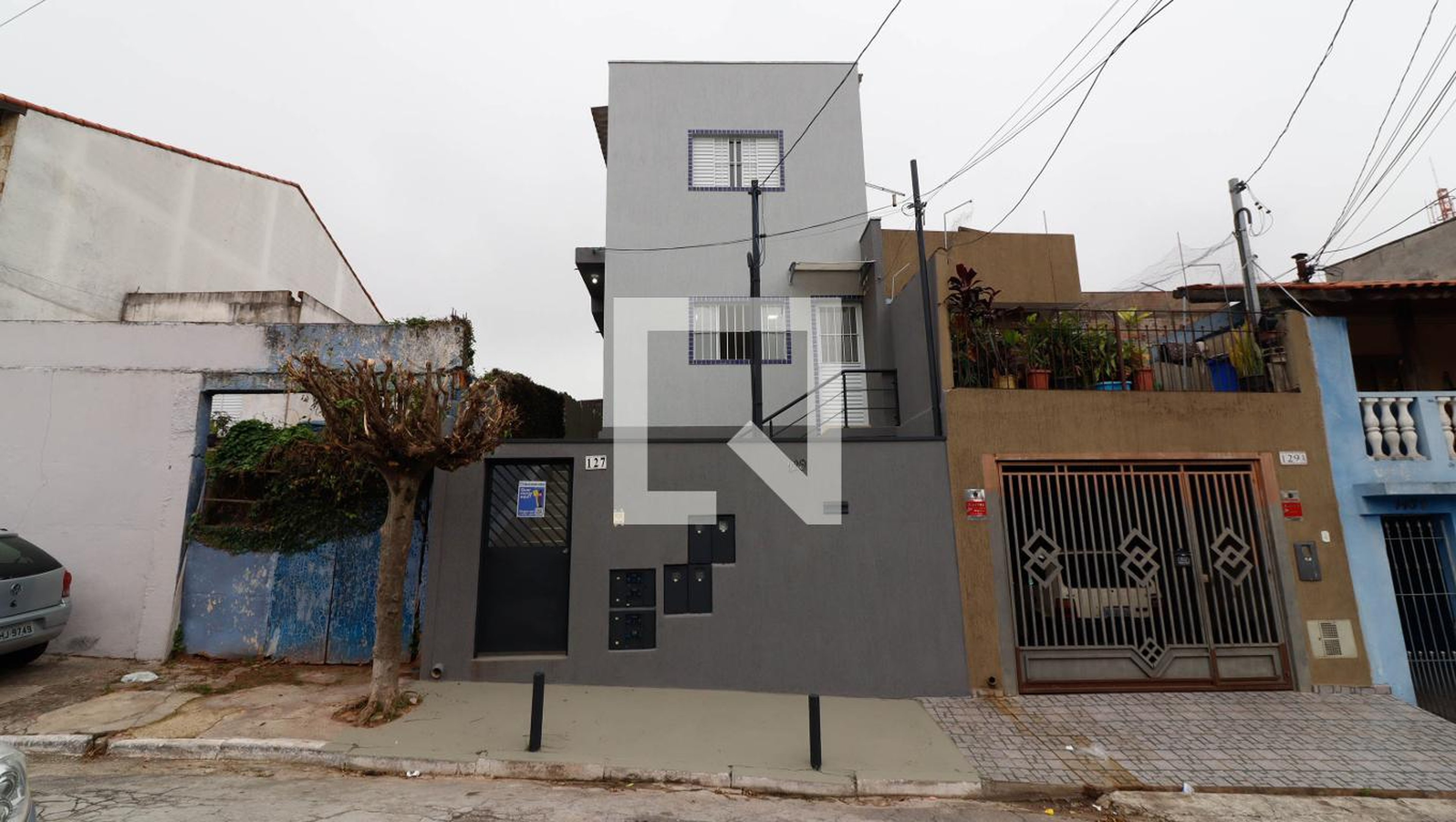 Fachada Condomínio em Rua Amparo de São Francisco, 127