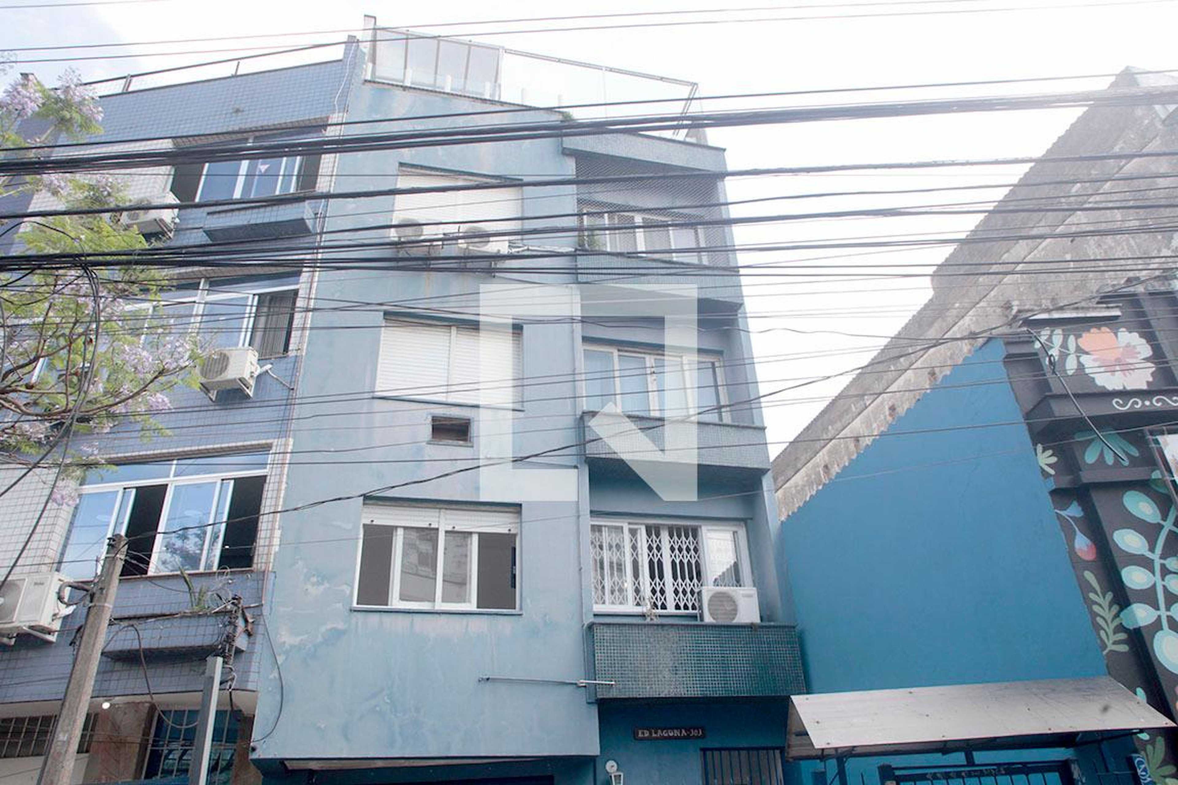 Fachada Condomínio em Rua Joaquim Nabuco, 303