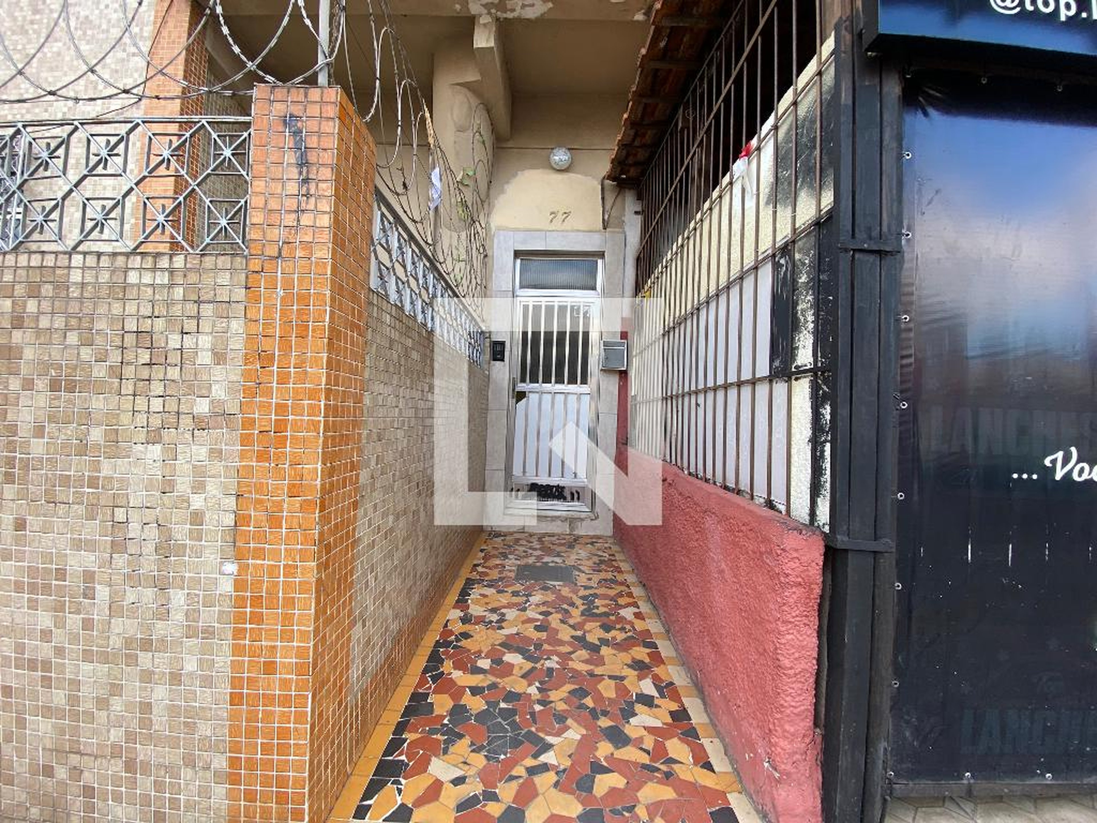 Fachada Condomínio em Rua Francisca Vidal, 77