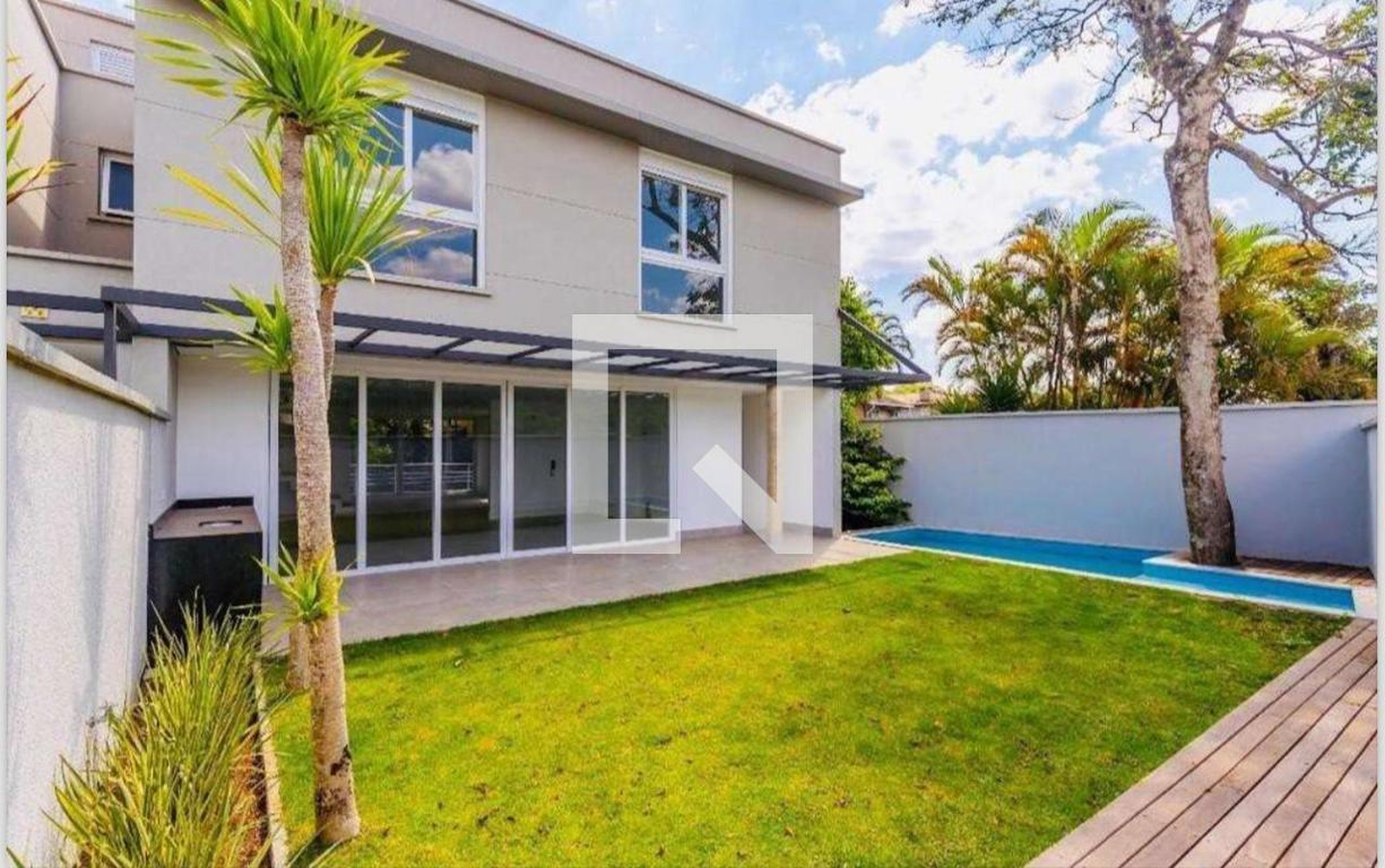 Área Externa - Premiere