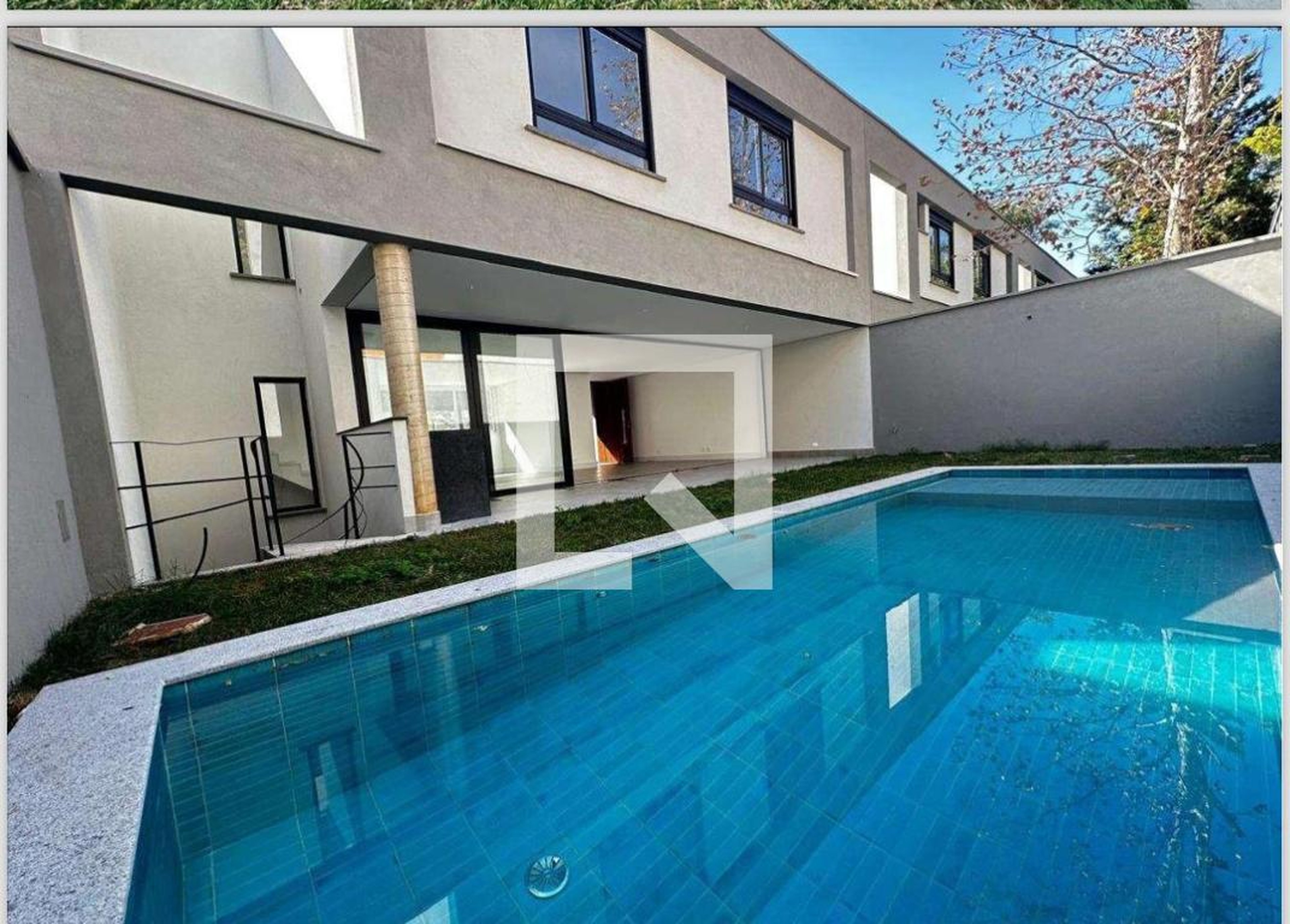 Piscina - Elias Zarzur