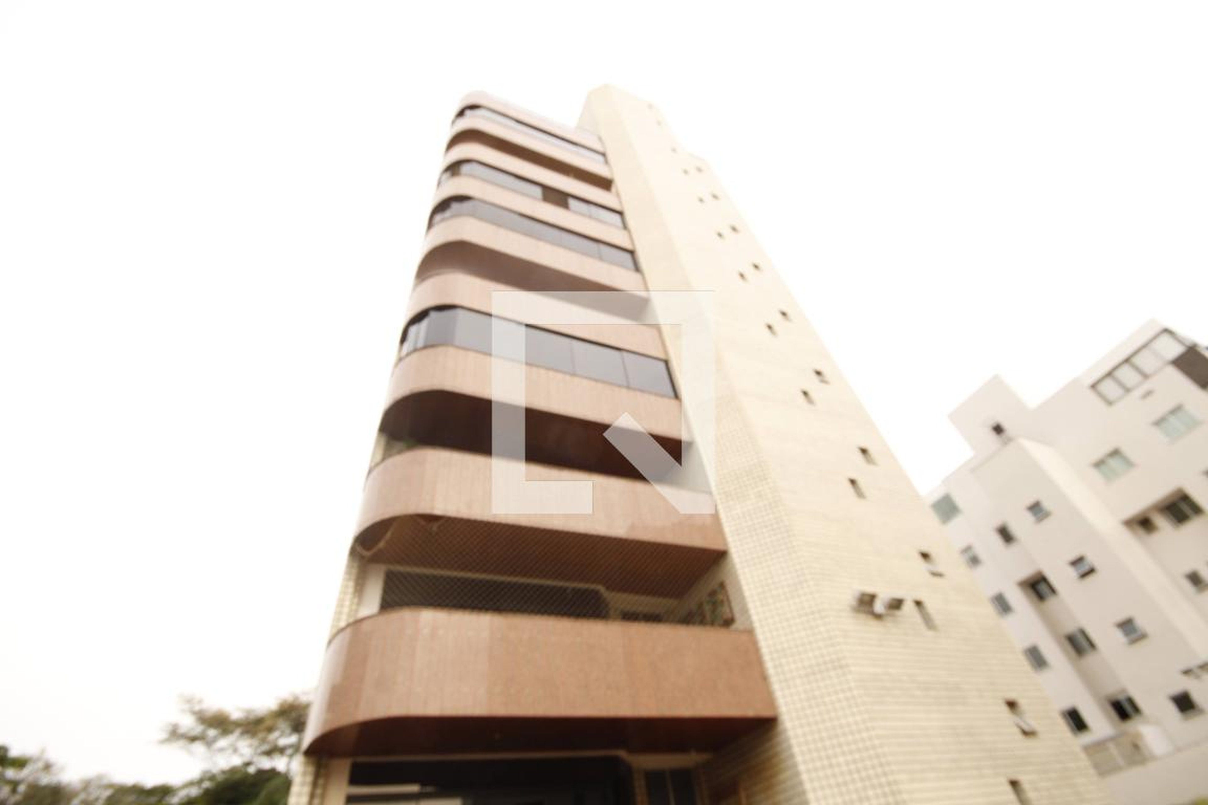 Fachada Condomínio em Rua Marquês de Maricá, 570