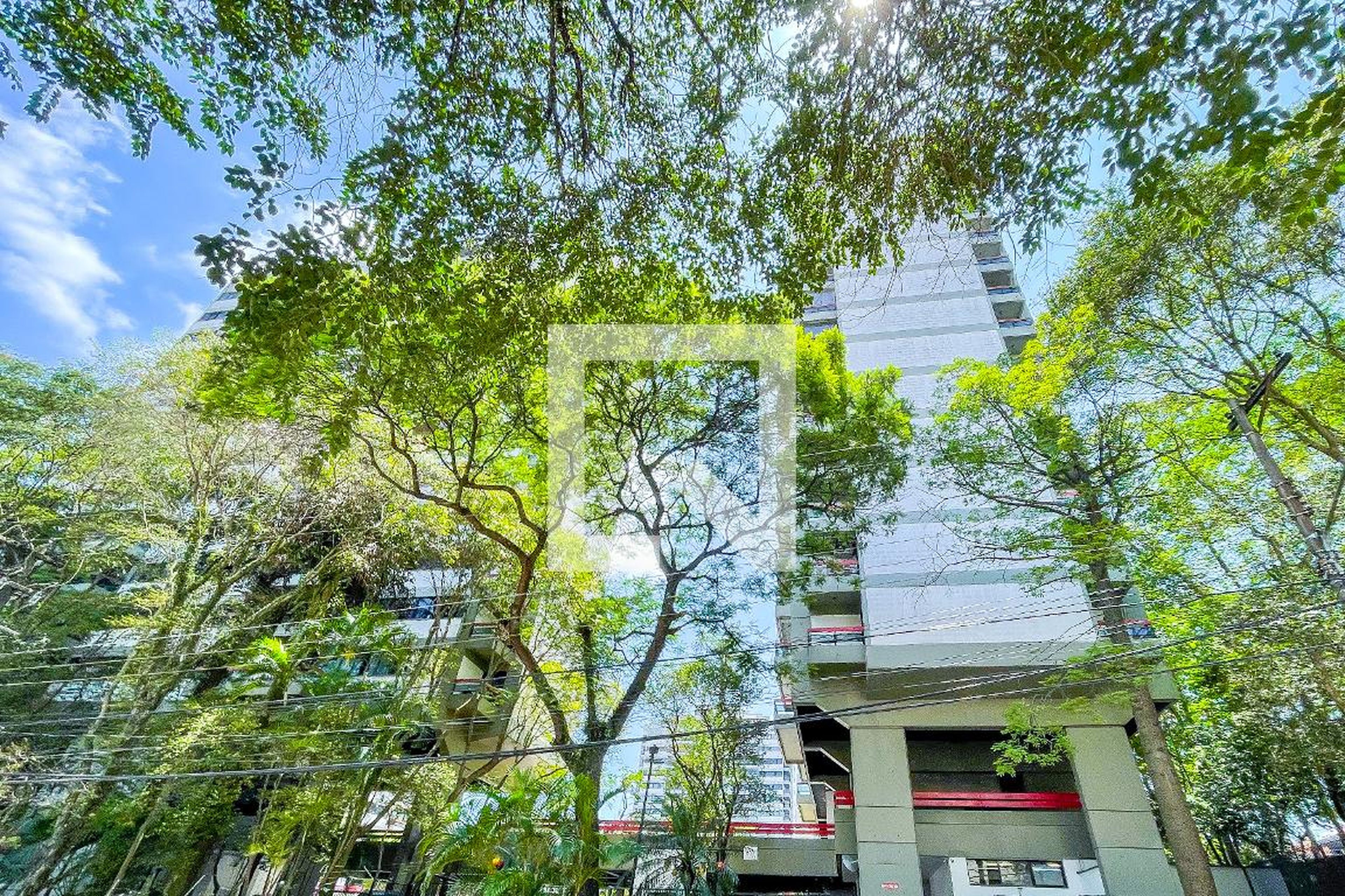 Fachada Condomínio em Rua Cayowaá, 2056