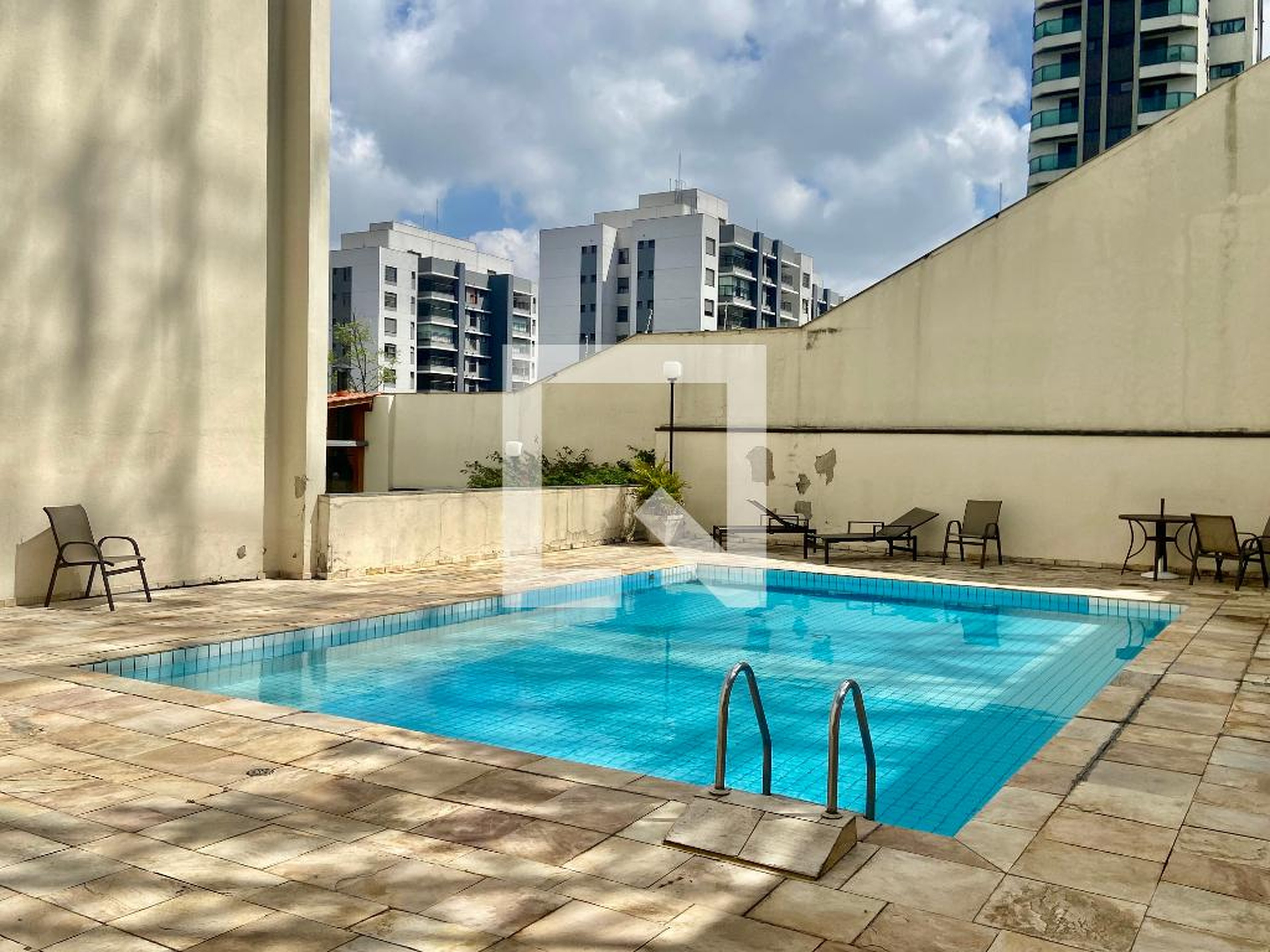 Piscina - Royal Park Residence