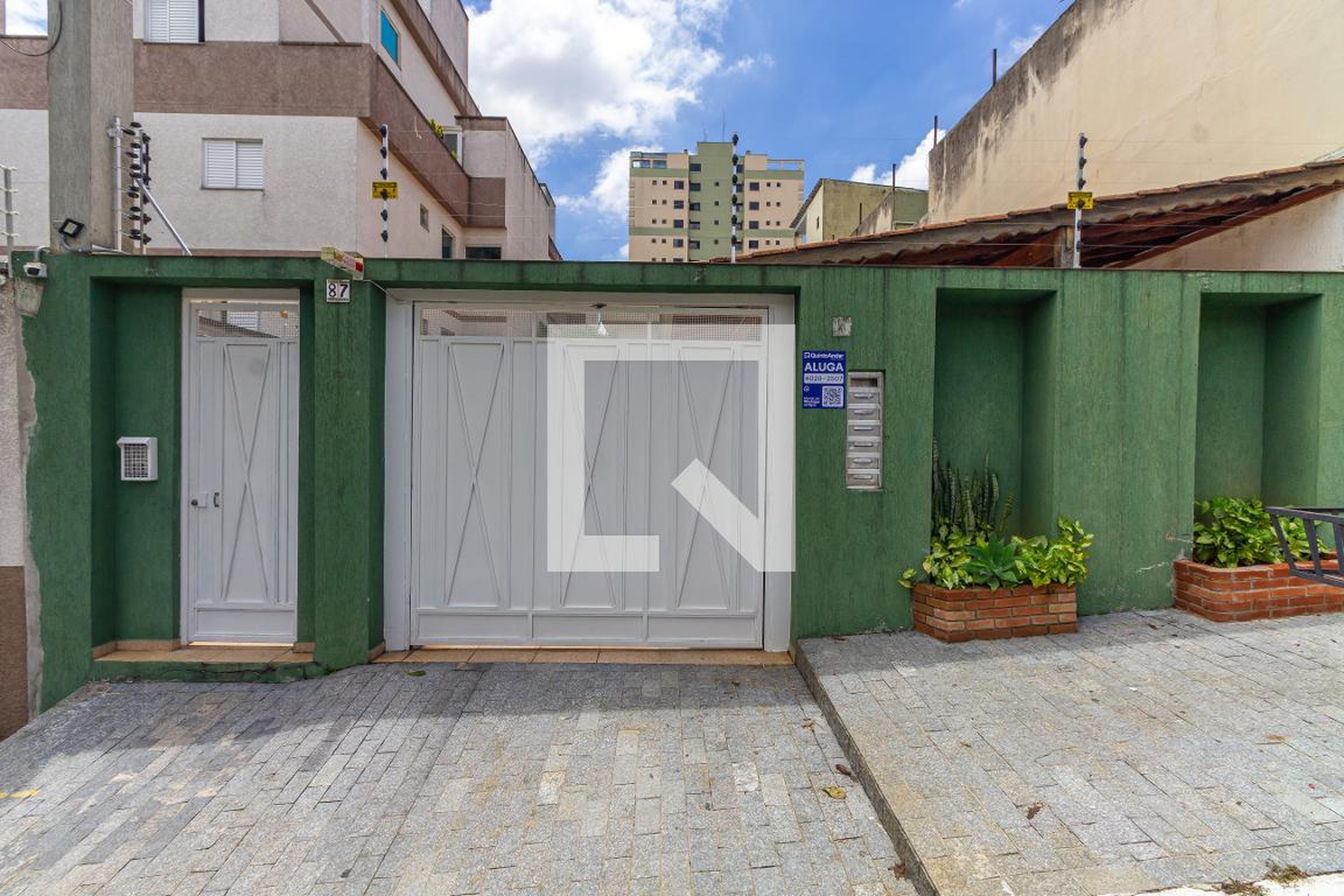 Fachada Condomínio em Rua Rodeio, 87