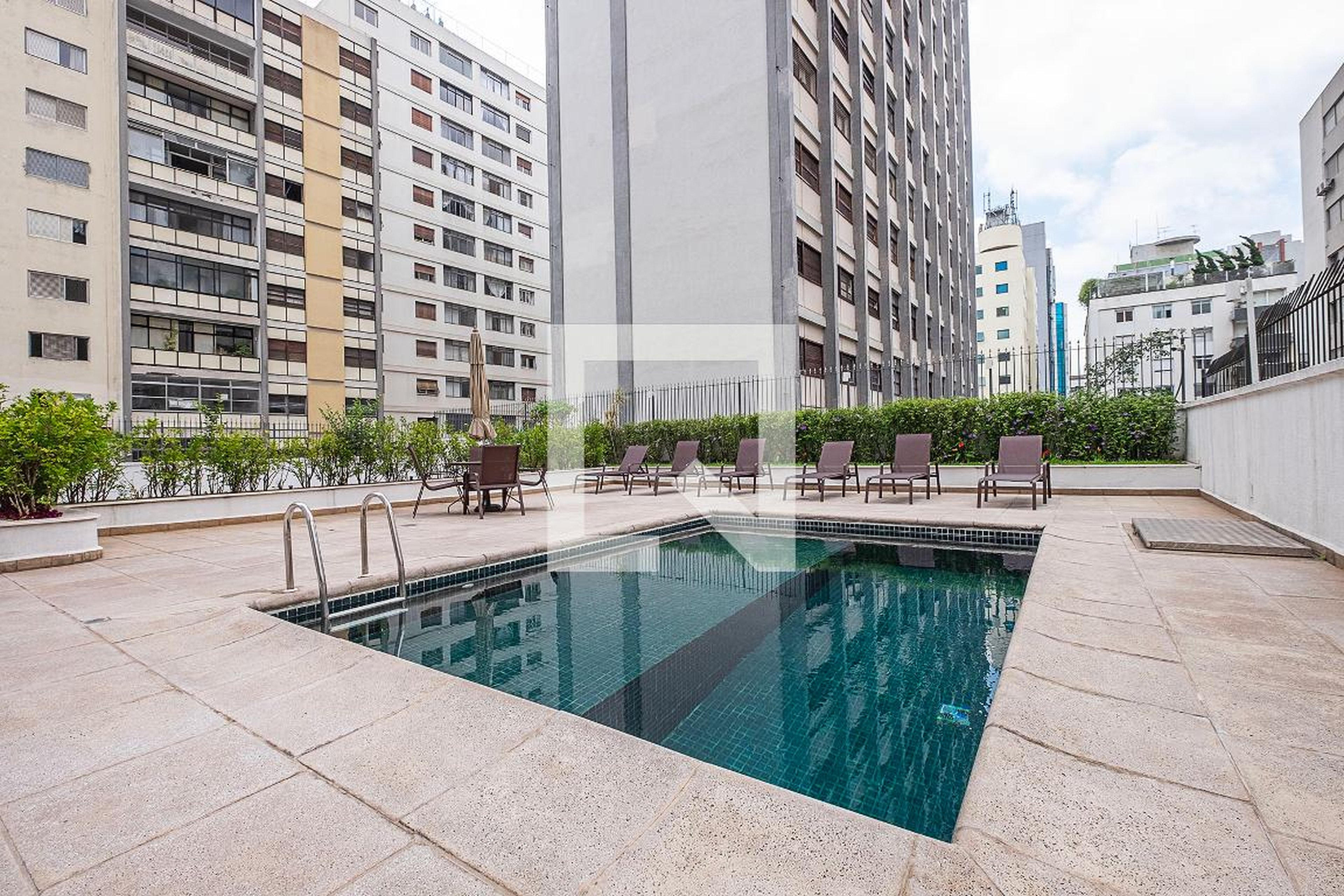 Piscina - Edifício Monterey