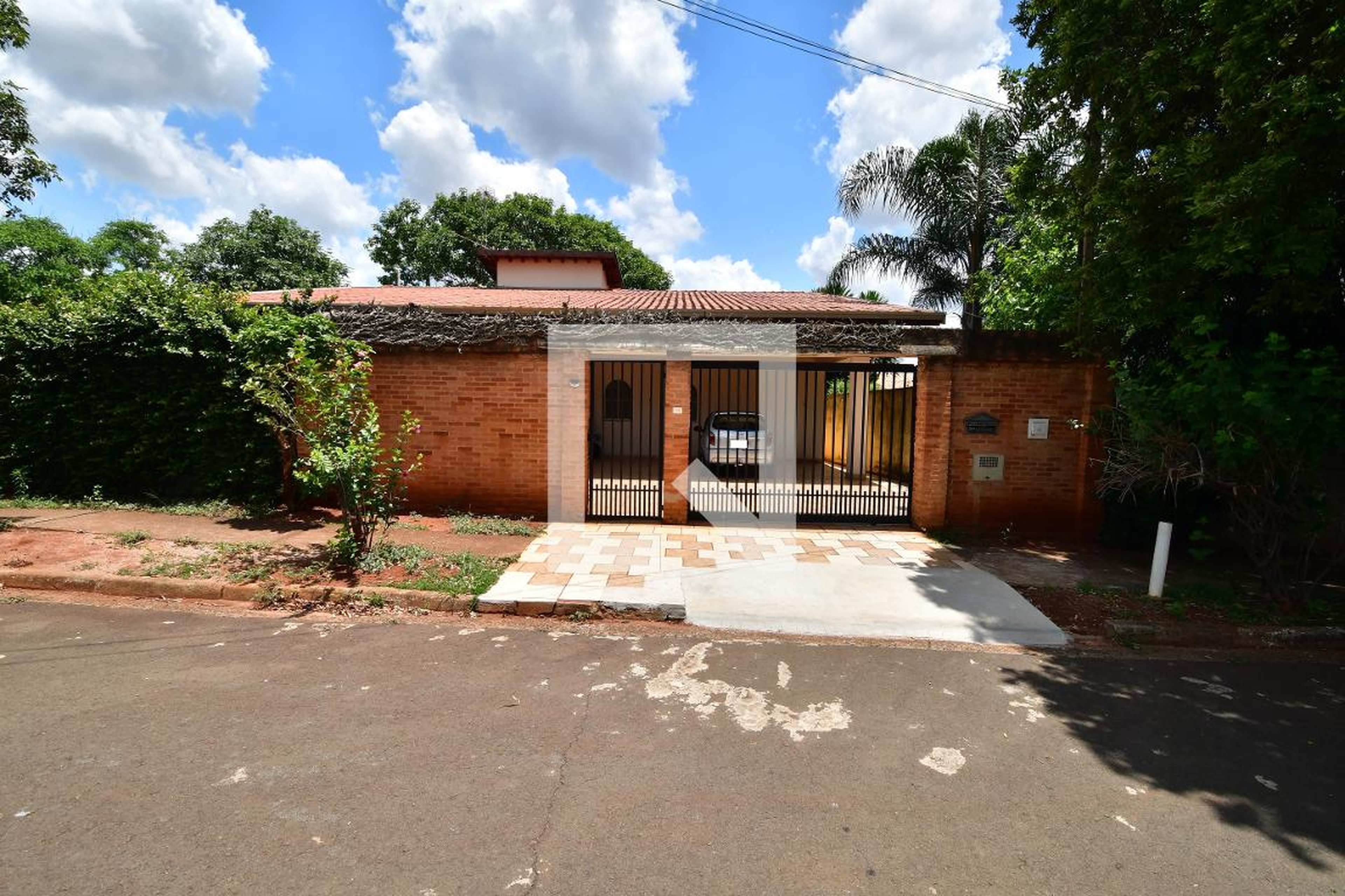 Fachada Condomínio em Rua Amélia Maria de Paula Venturini, 35