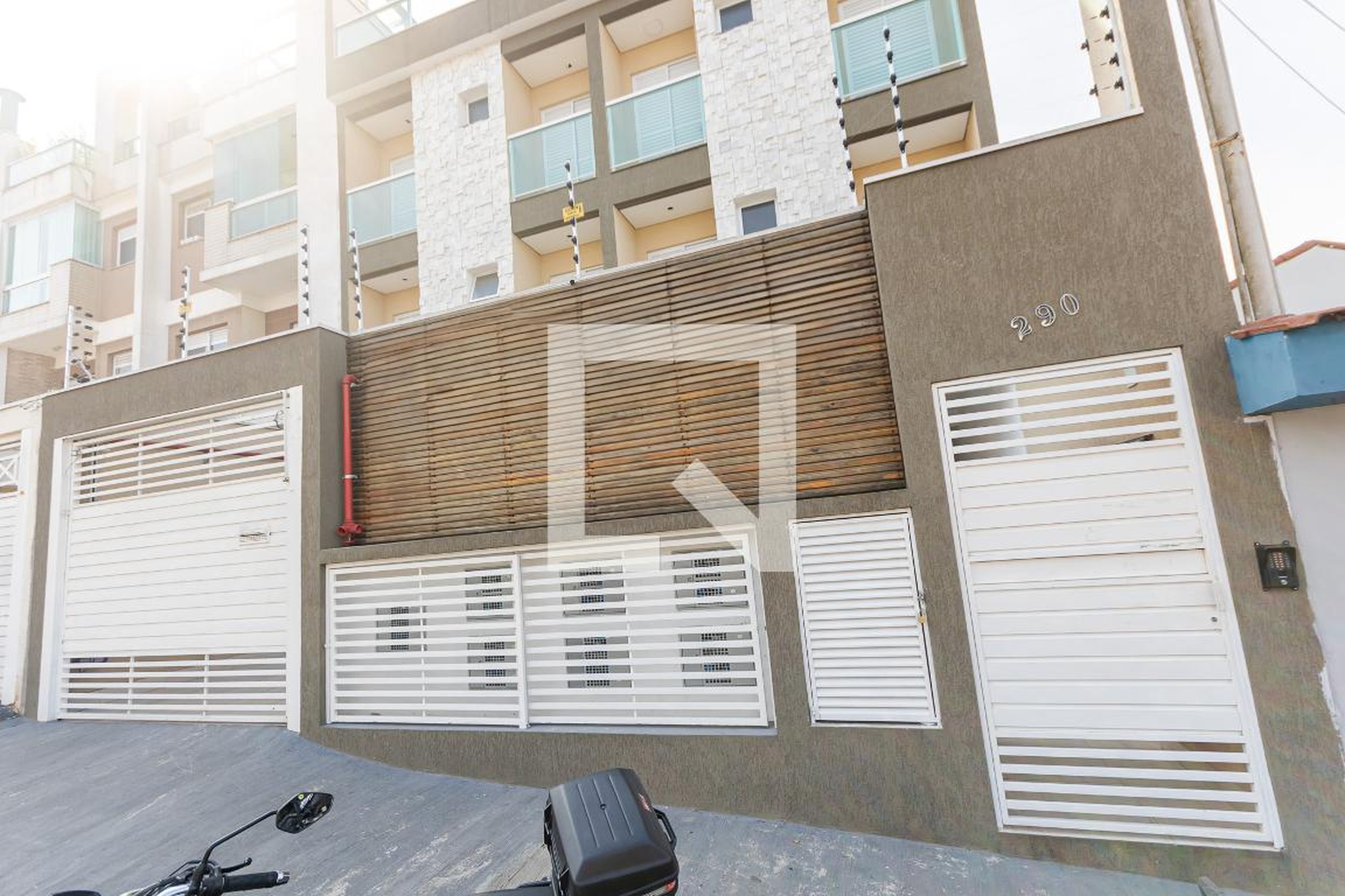 Fachada Condomínio em Rua General Canavarro, 290