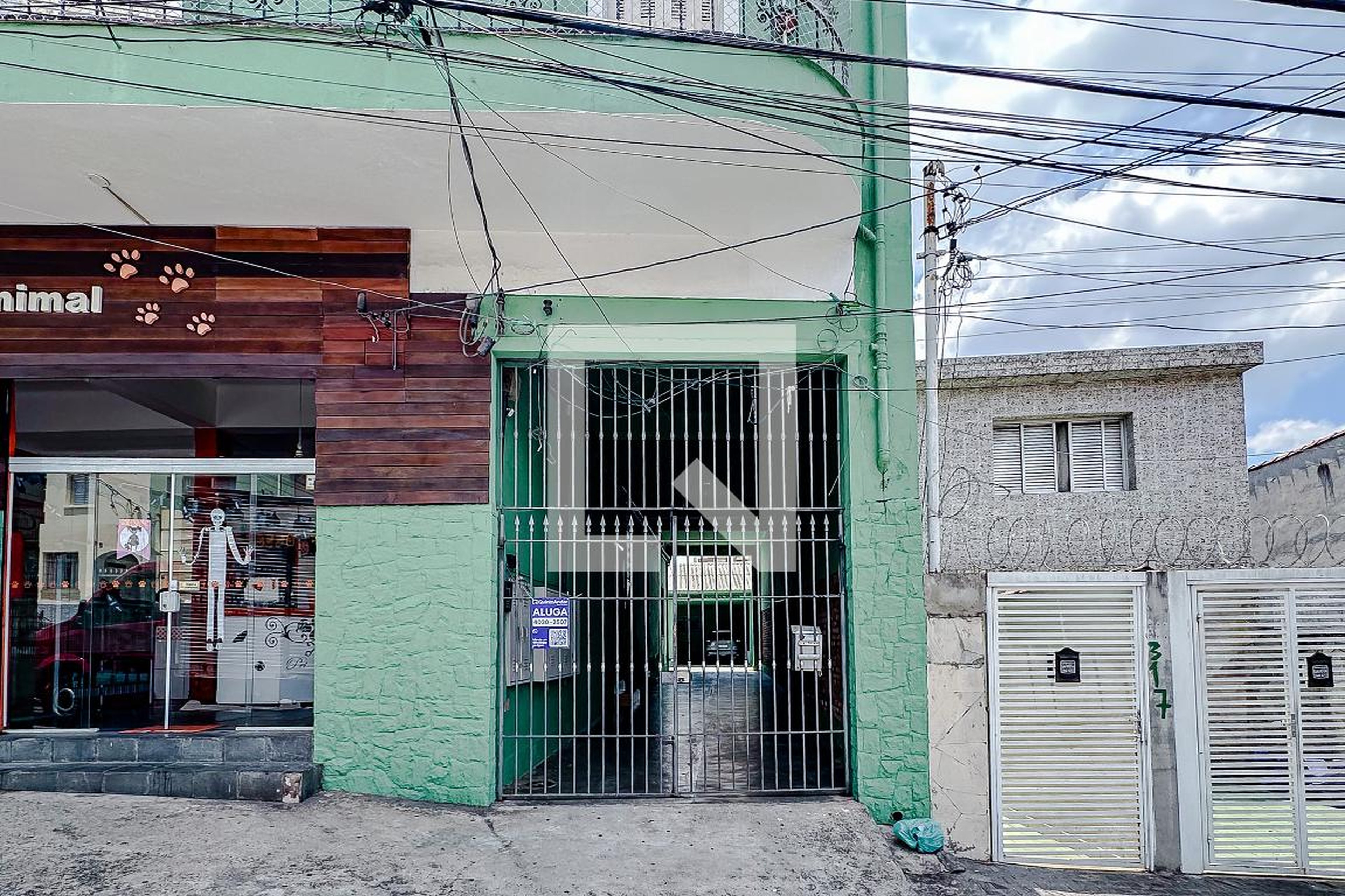 Fachada Condomínio em Rua Doutor José Maria Azevedo, 303