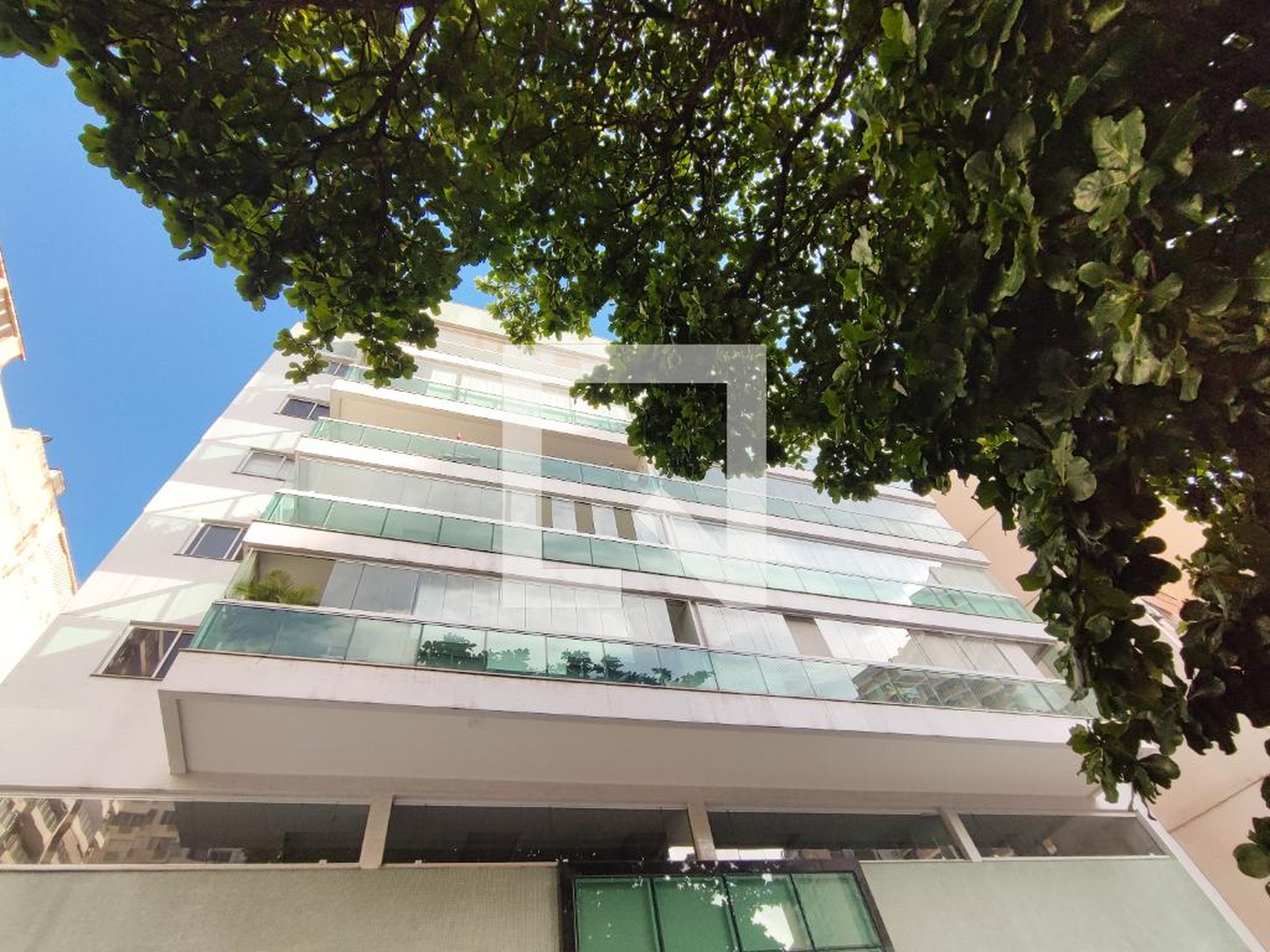 Fachada Condomínio em Rua General Polidoro, 33