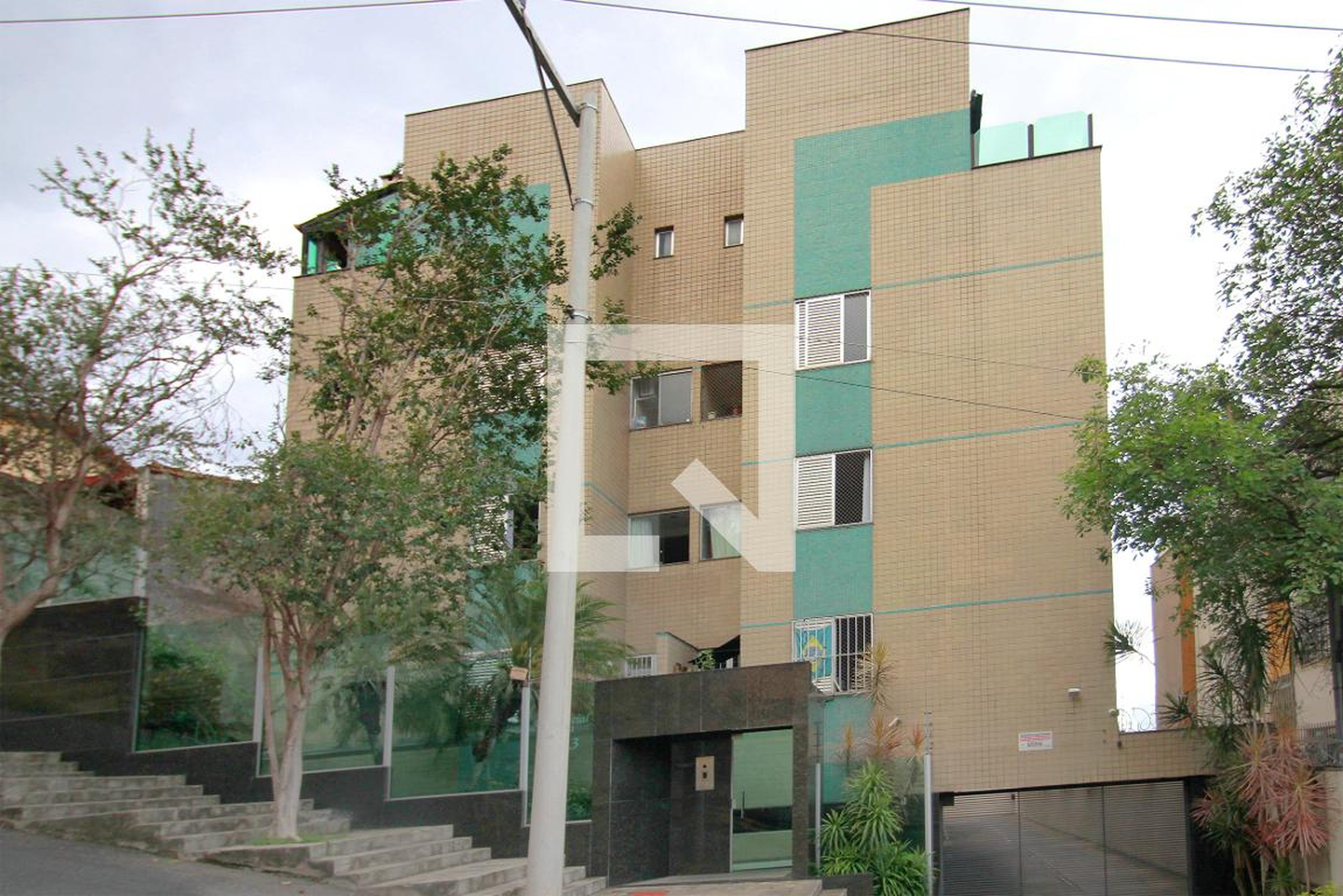 Fachada Condomínio em Rua Monte Alegre, 693