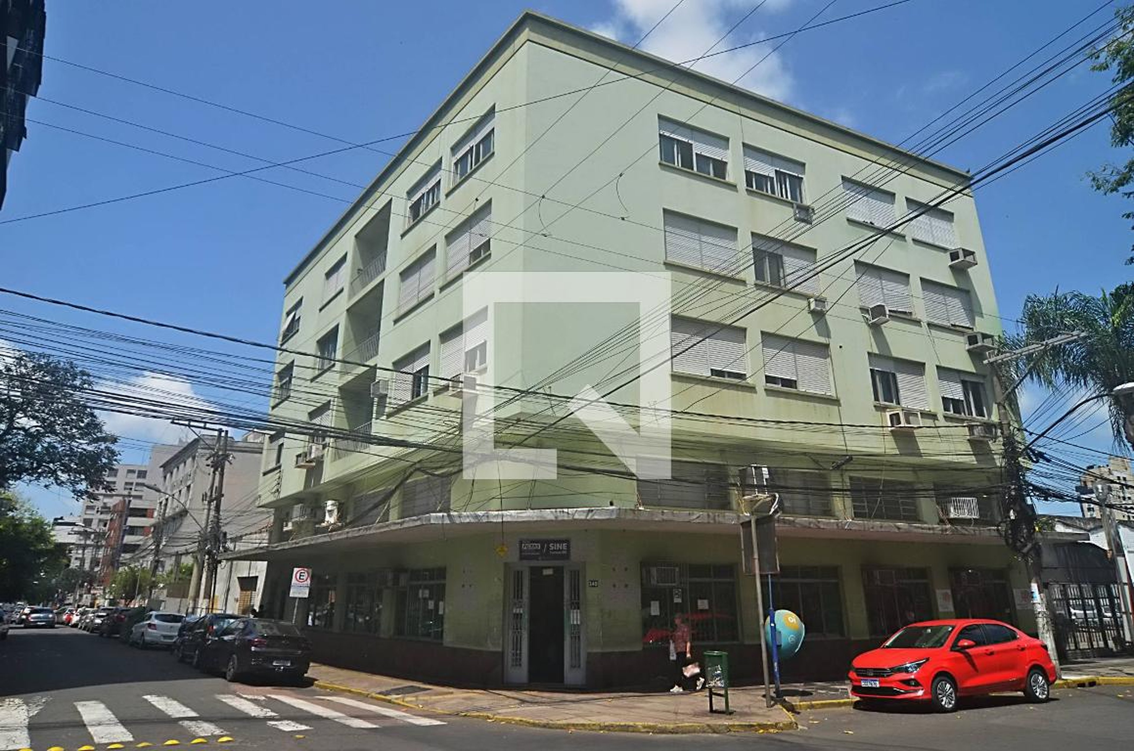 Fachada Condomínio em Rua Cândido Machado, 424