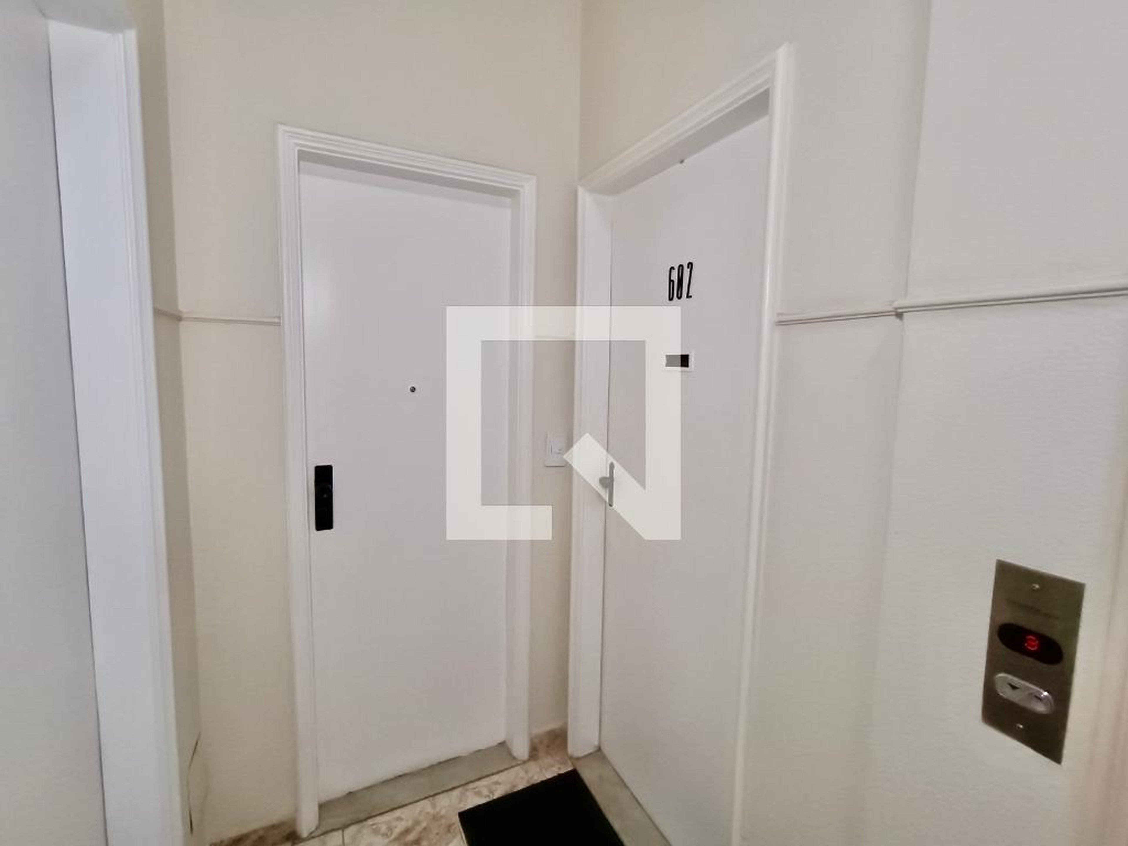 Hall - Edifício Solar Marques de Santarem