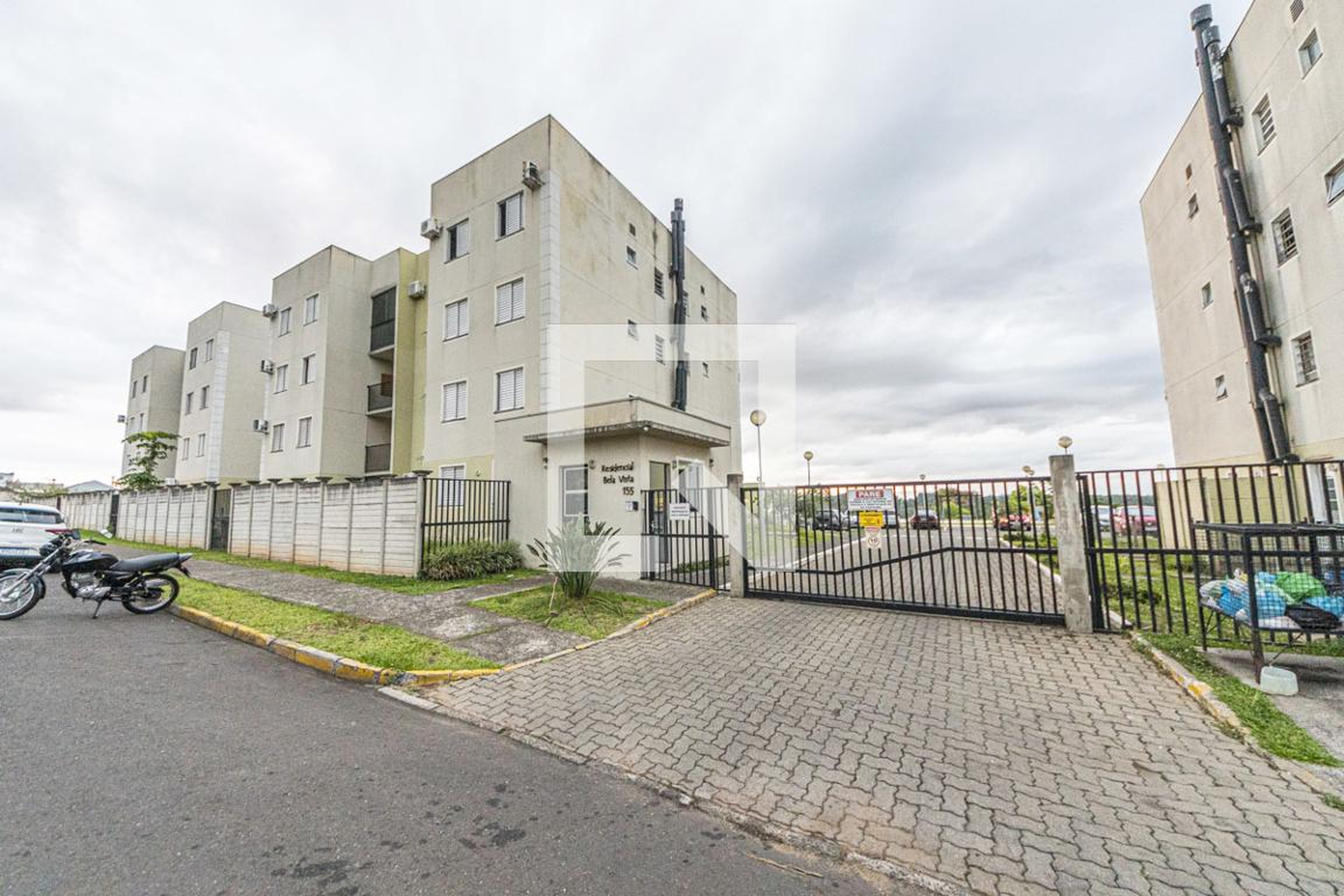 Fachada Condomínio em Rua Oásis, 151