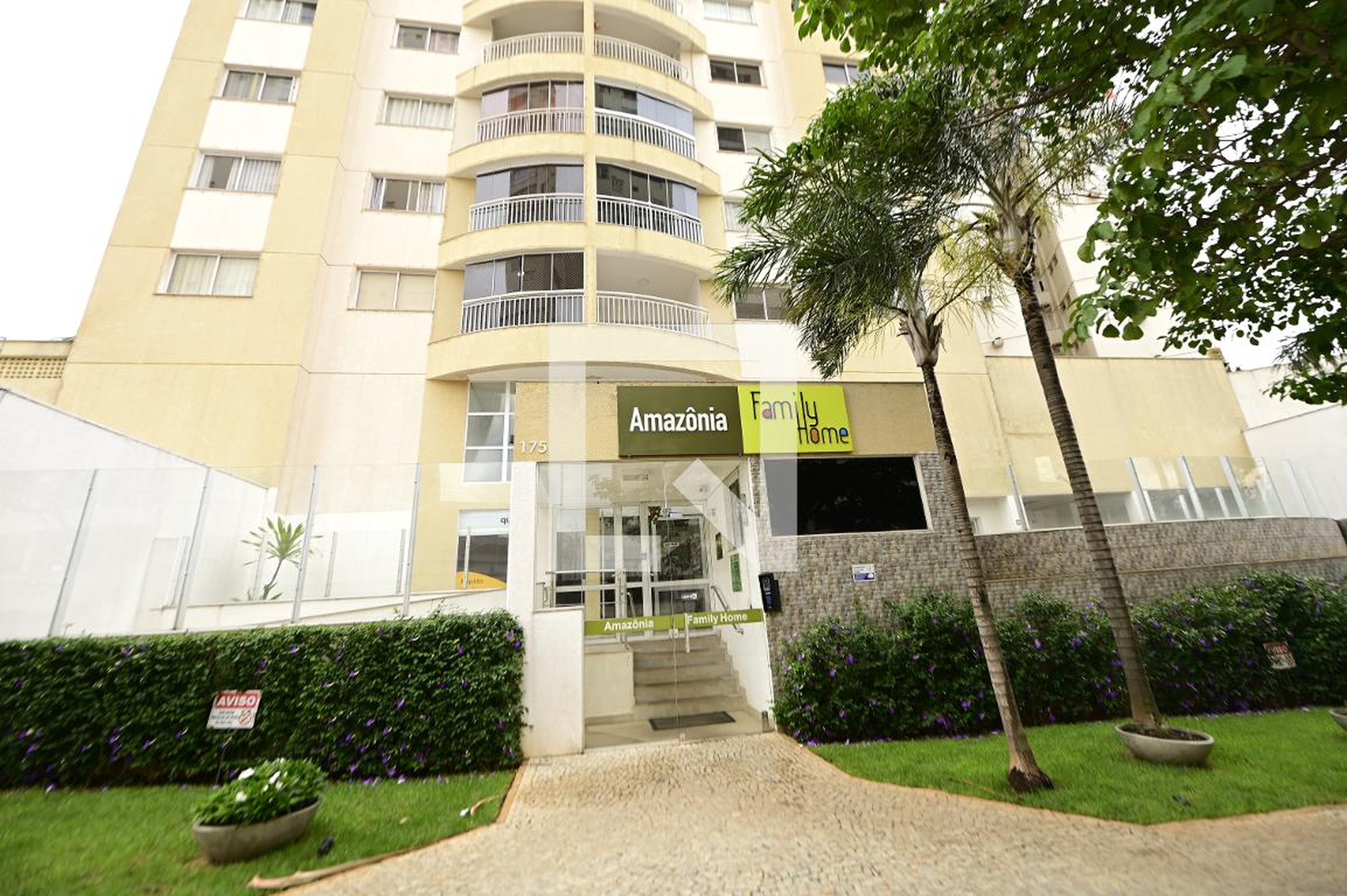 Fachada Condomínio em Rua Maceió, 175