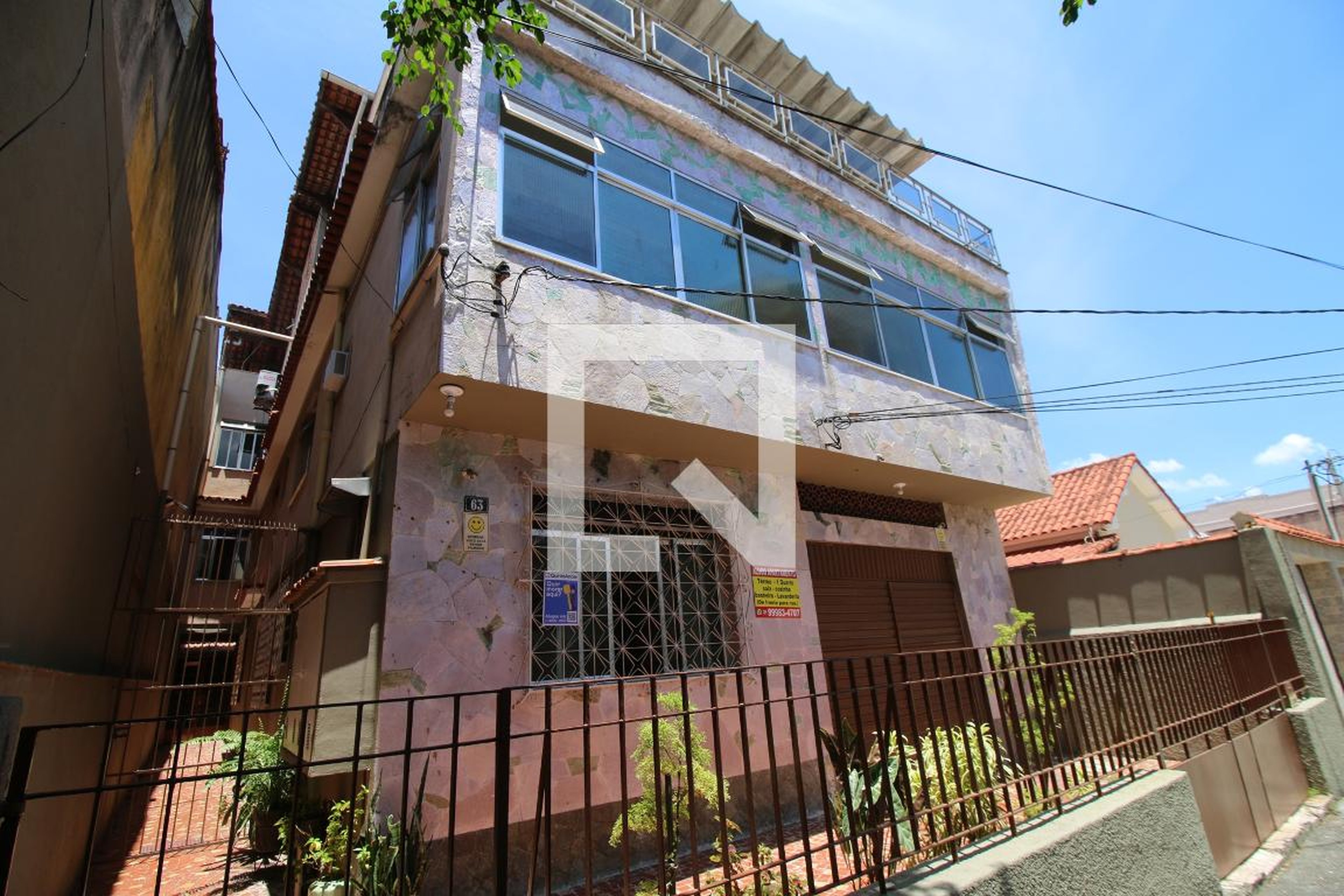 Fachada do Prédio Condomínio em Rua da Coragem, 63