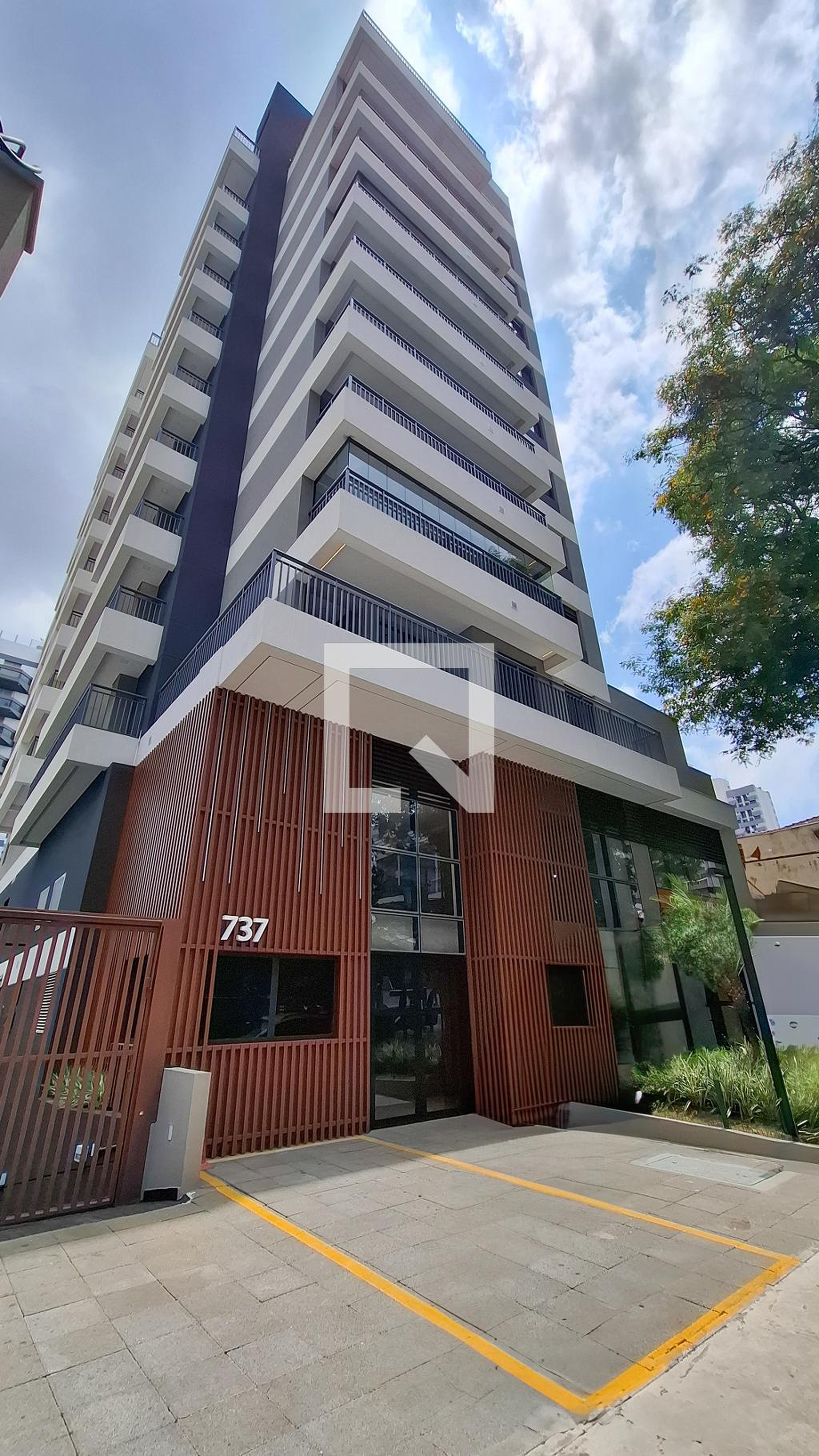 Fachada do Prédio Condomínio Ímpar 737