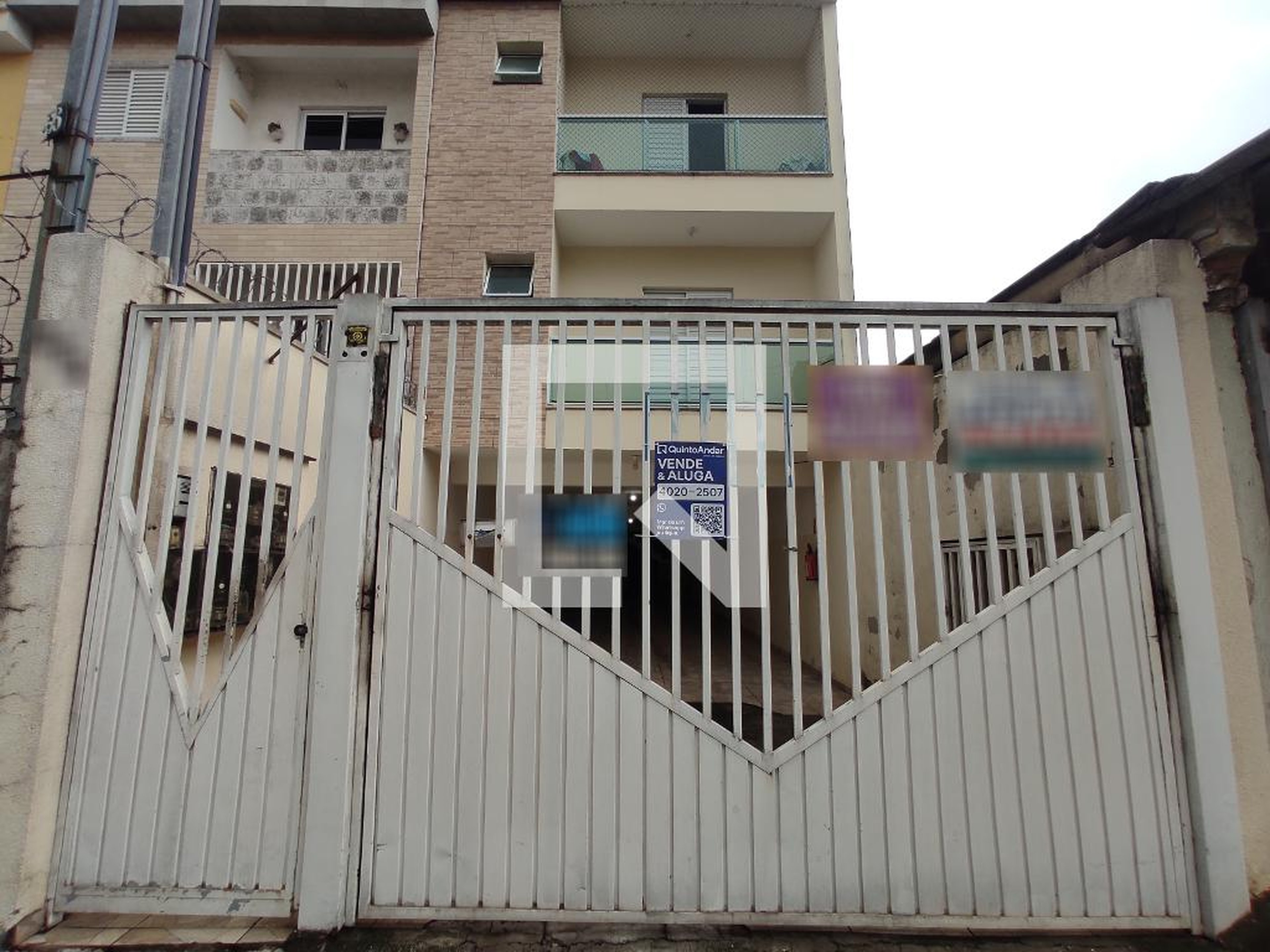 Fachada Condomínio em Rua Avinhao, 254