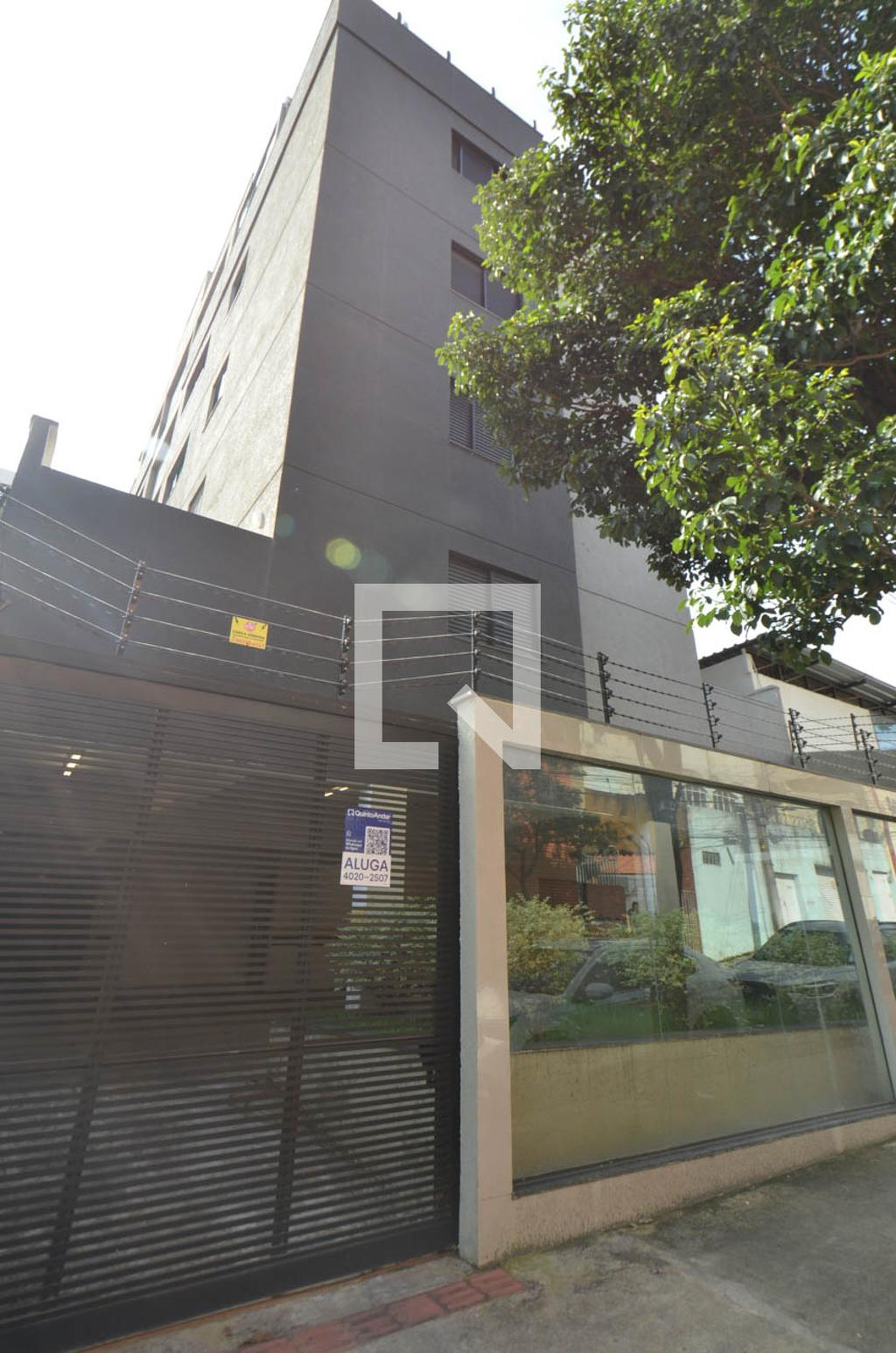 Fachada Condomínio em Rua Lignito, 23