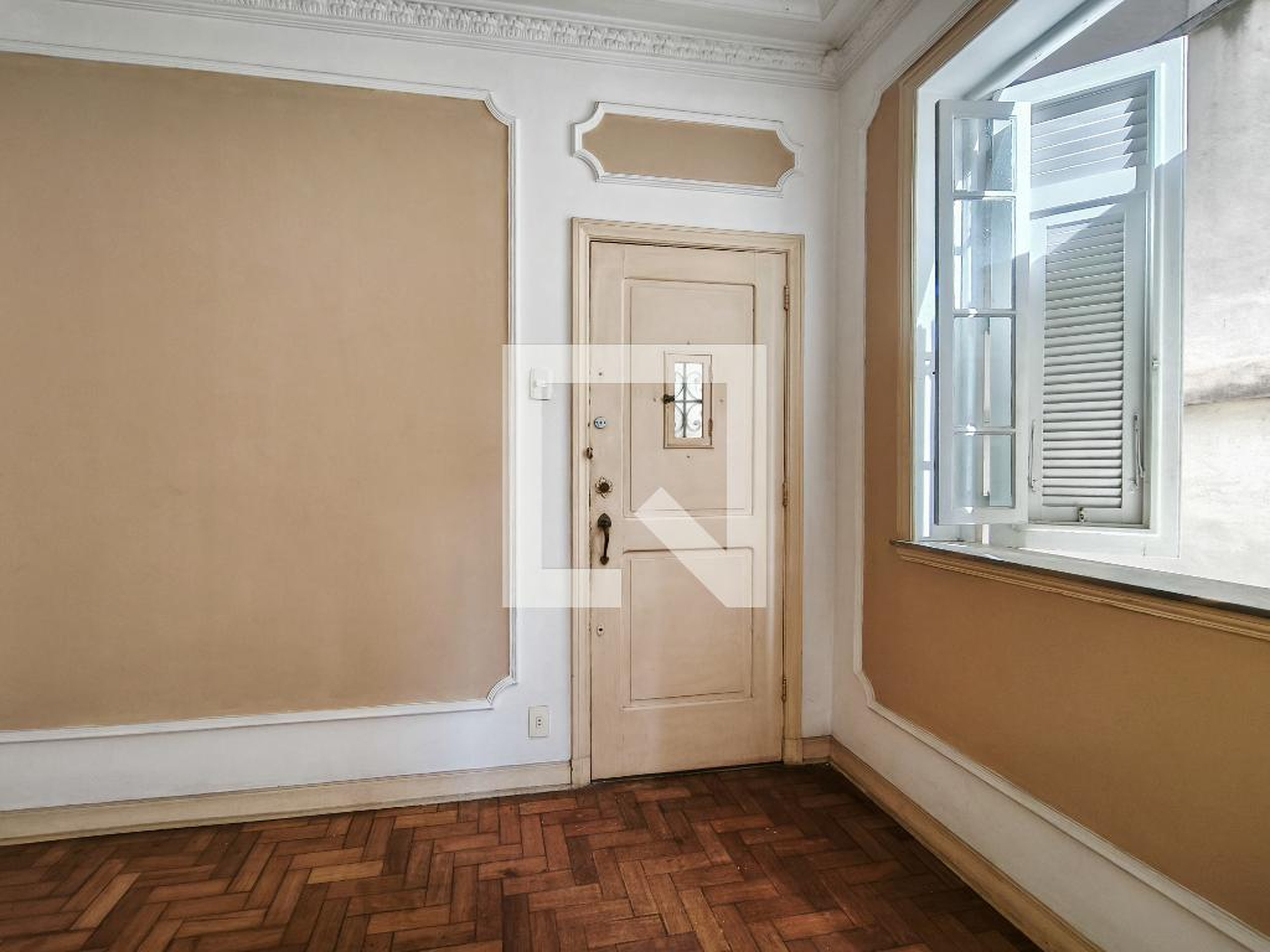 Entrada Condomínio em Rua Visconde de Abaeté, 161