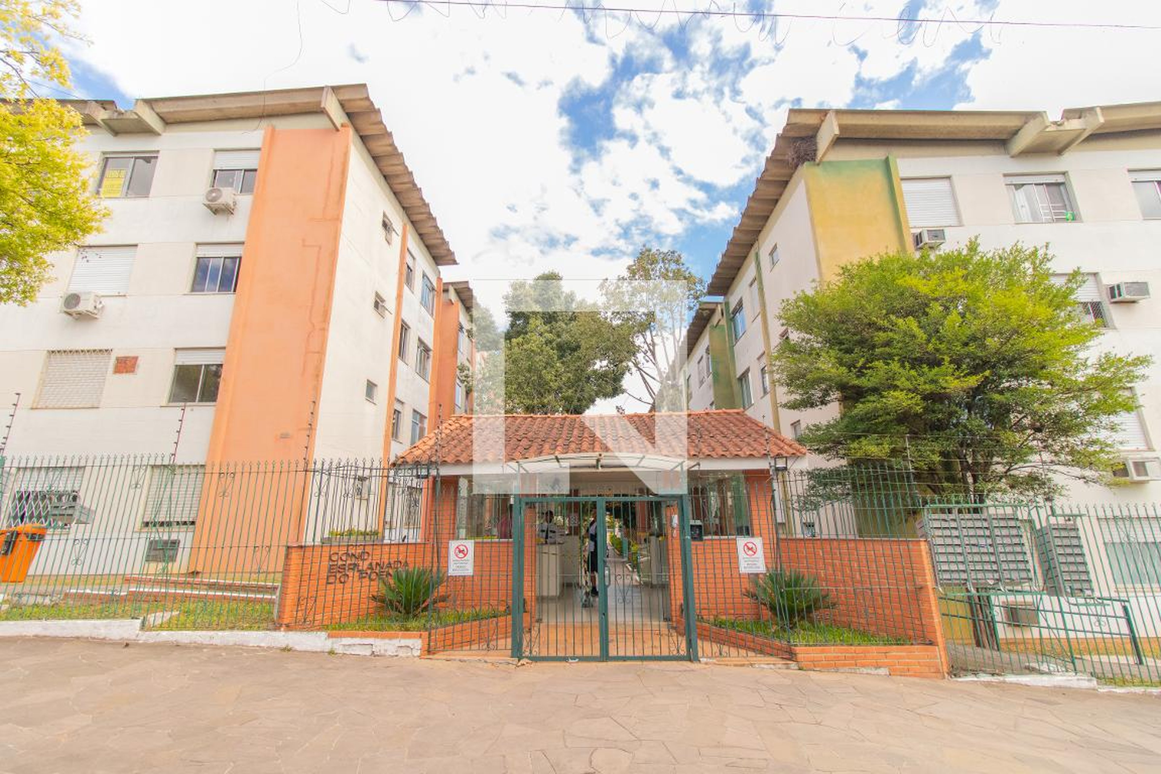 Fachada Condomínio em Avenida Romeu Samarani Ferreira, 195