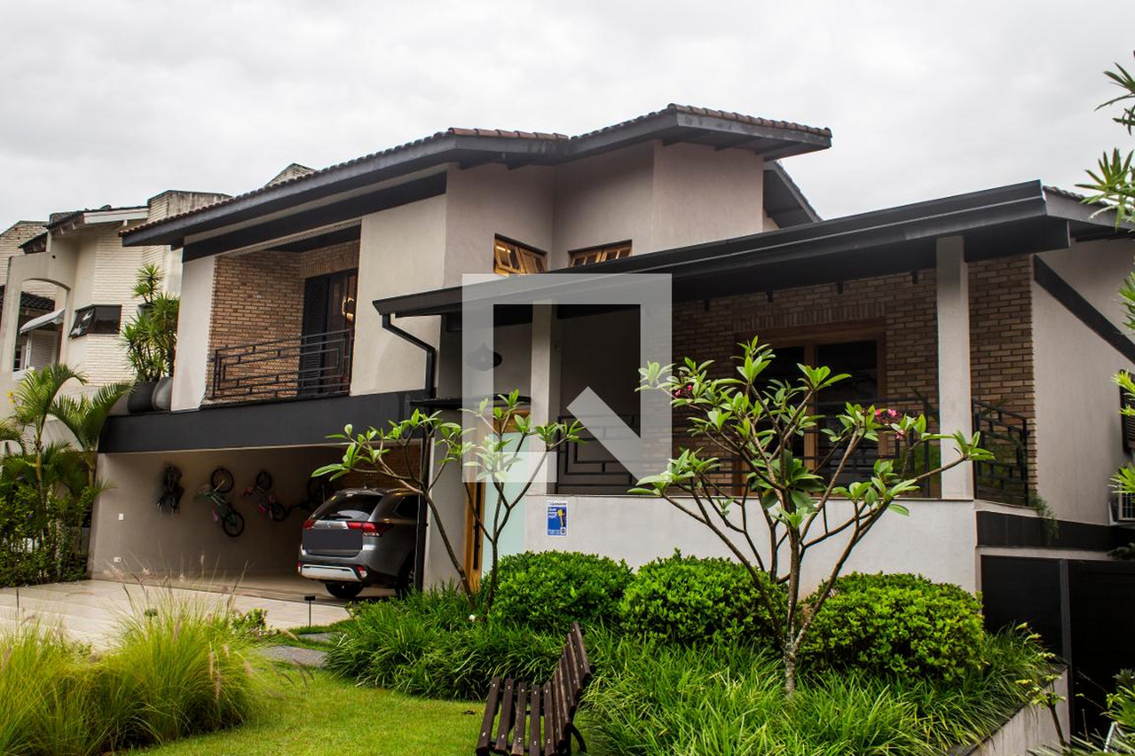 Fachada Condomínio em Alameda Chibaras, 242