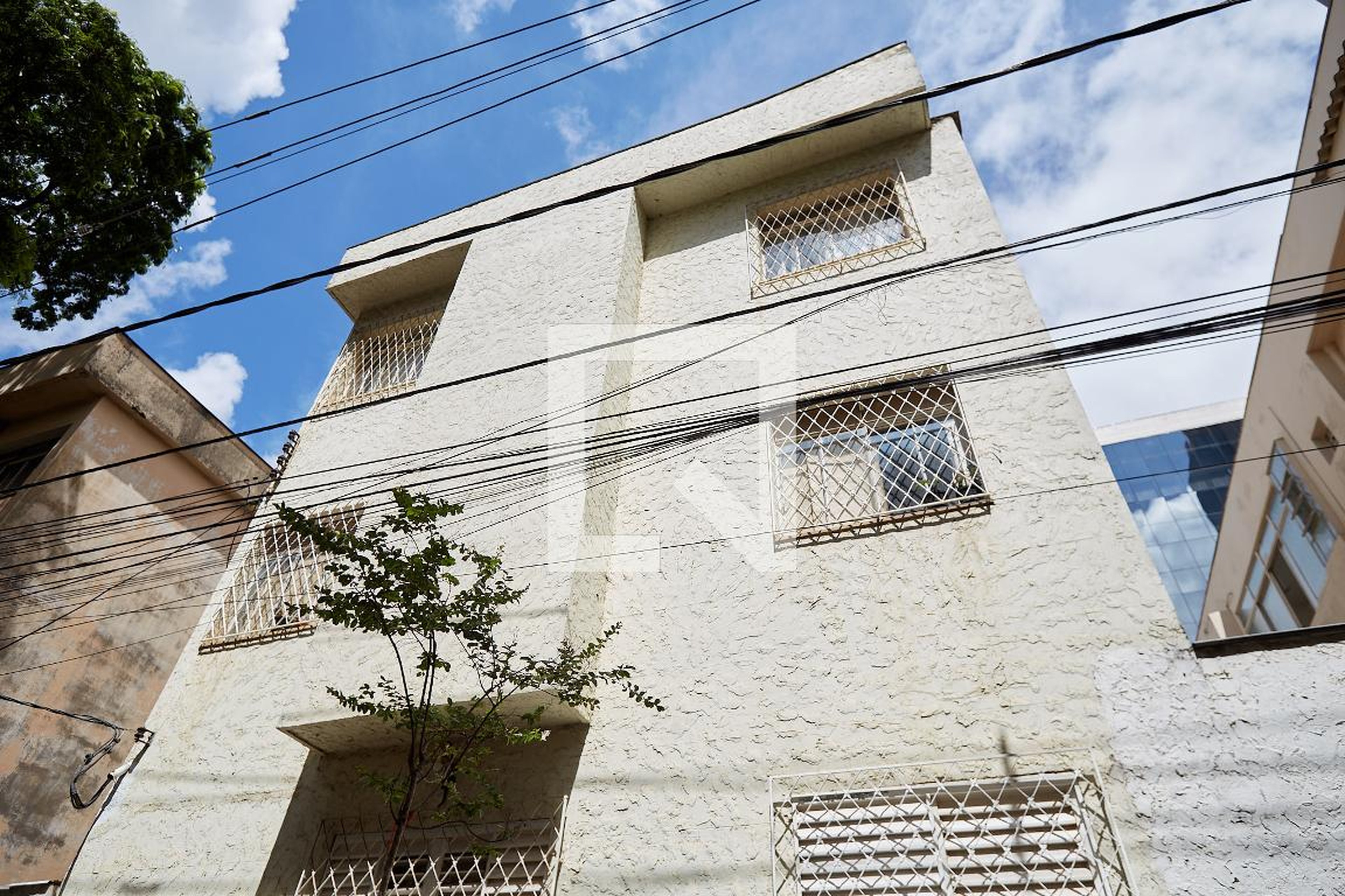Fachada Condomínio em Rua Paulo Simoni, 100
