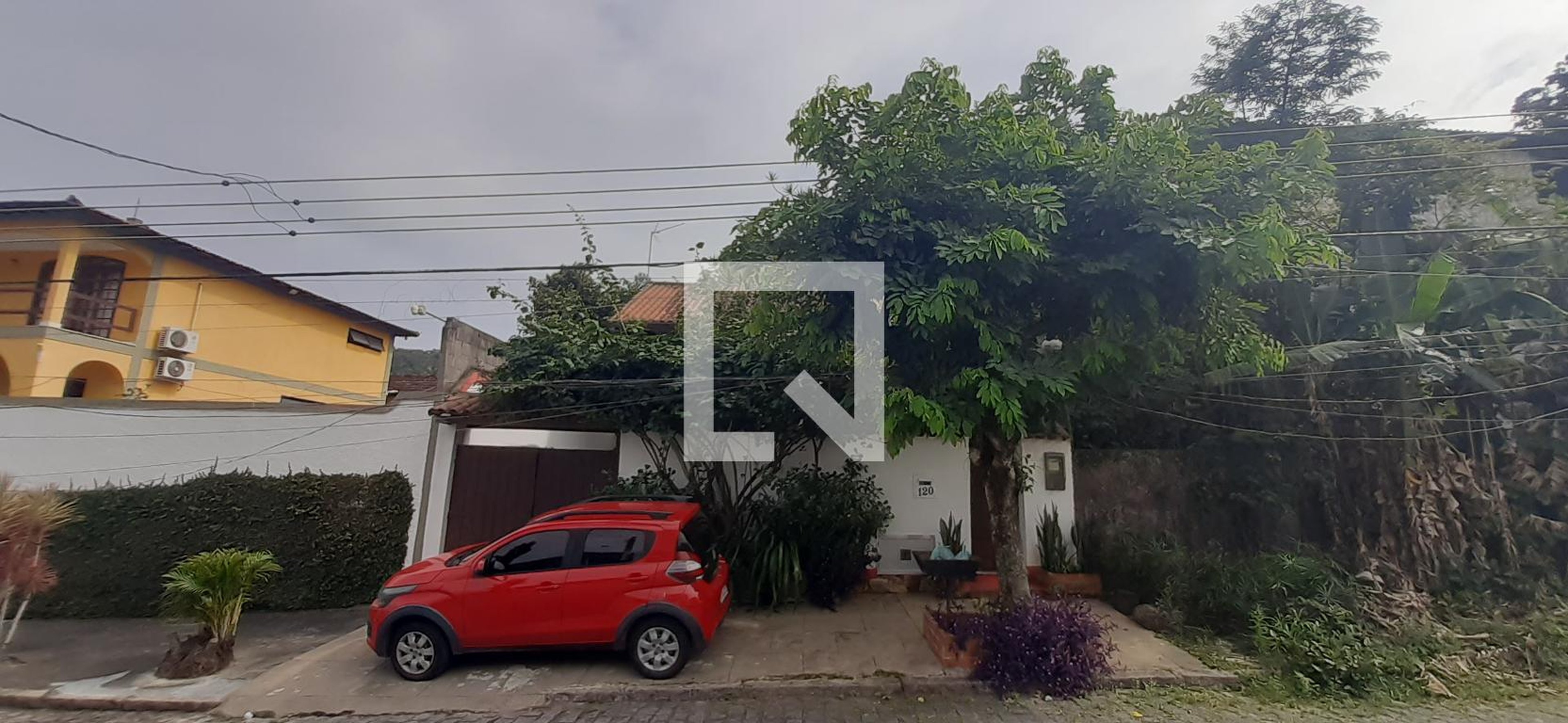 Fachada Condomínio em Rua Centauro, 120