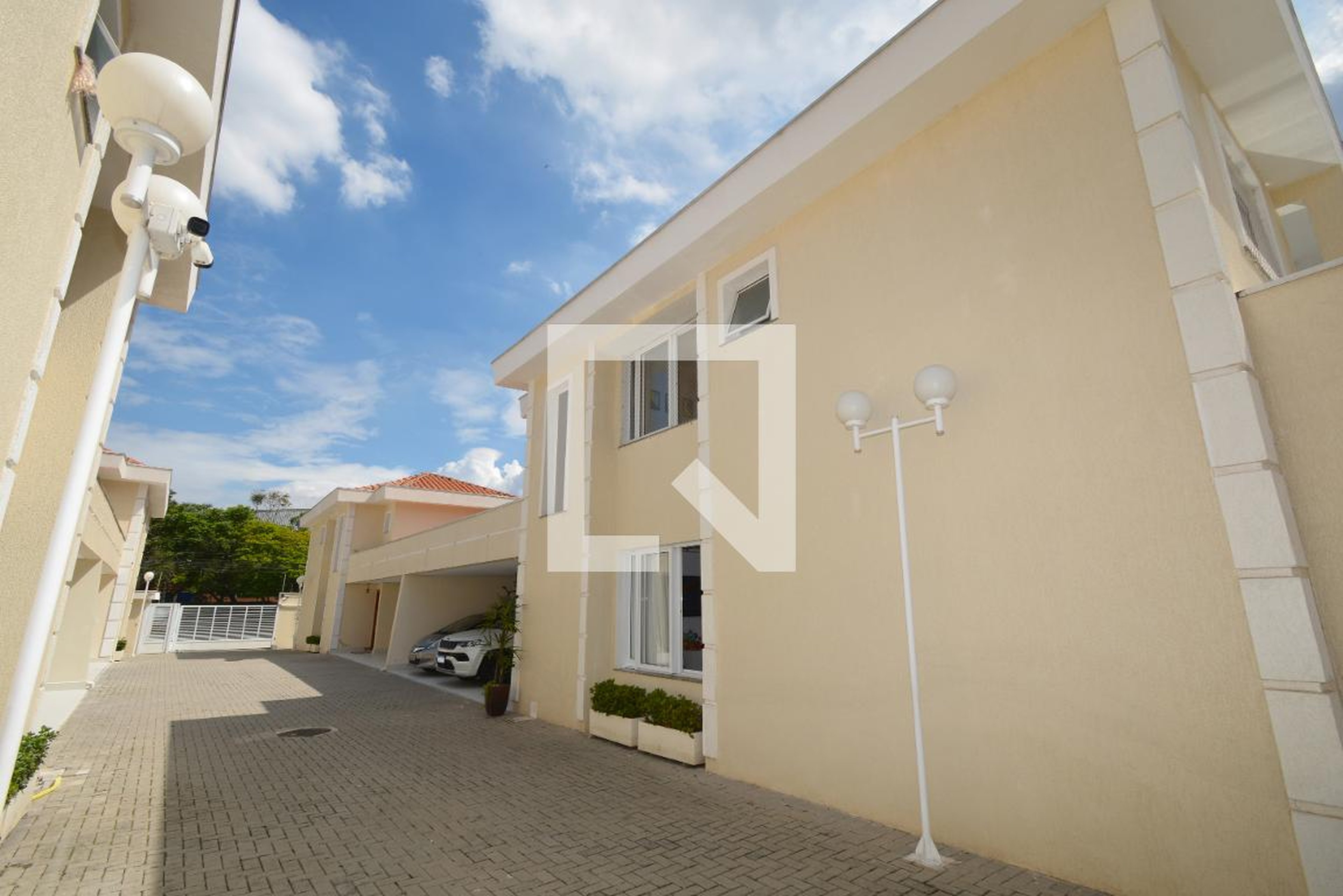 Fachada Condomínio em Avenida Engenheiro Alberto Kuhlmann, 350