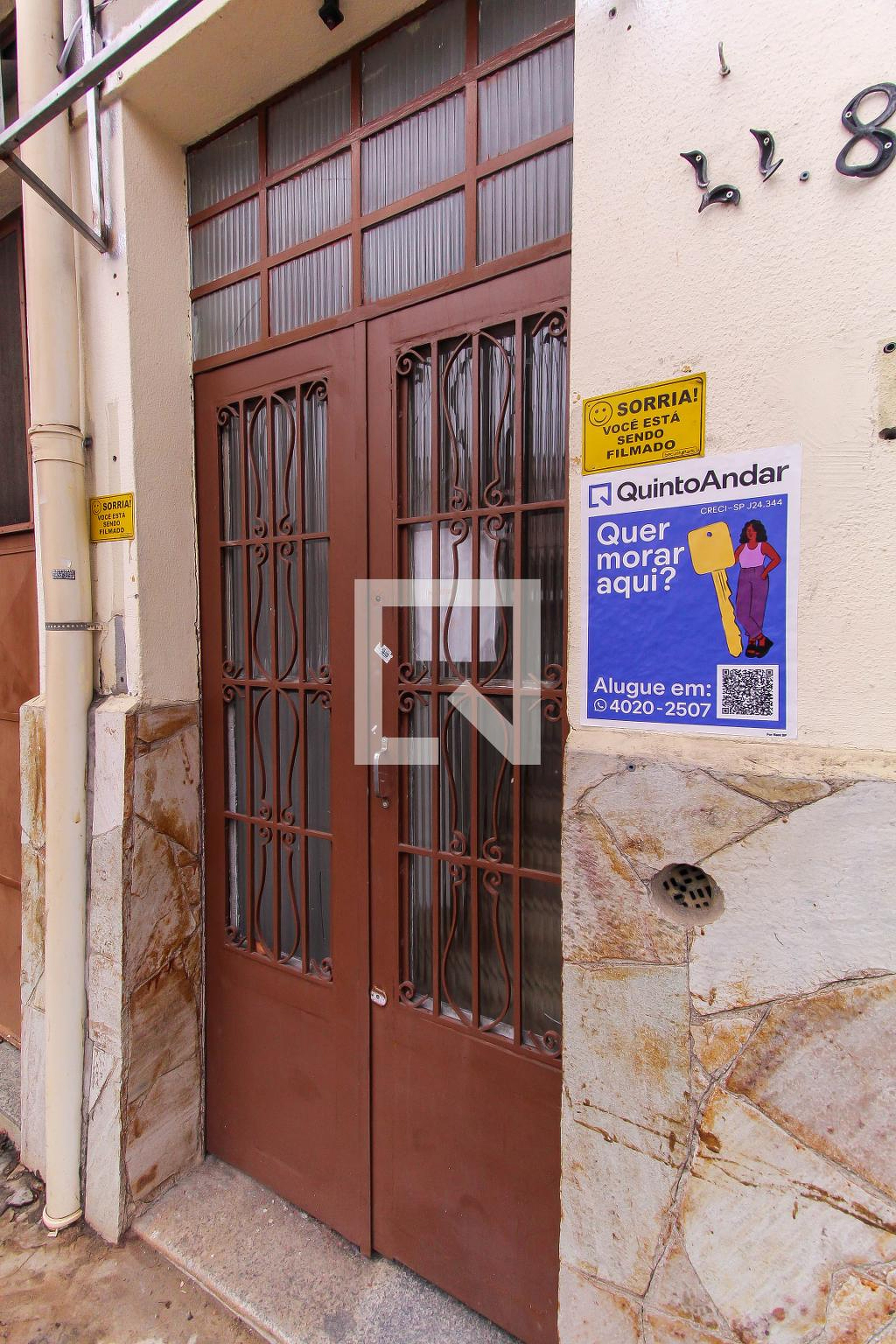 Fachada Condomínio em Avenida Álvaro Ramos, 338