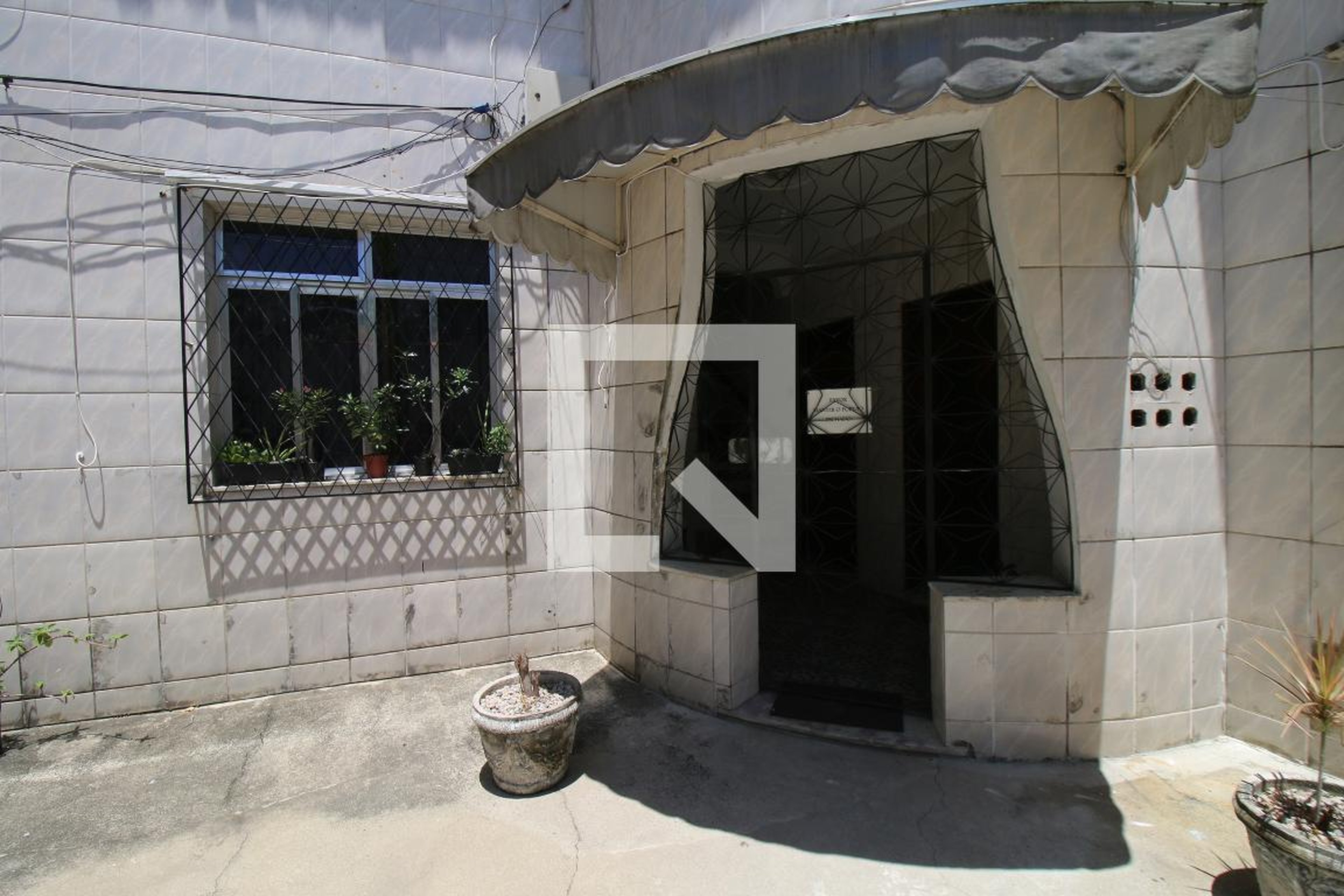 Fachada Condomínio em Rua Doutor Alfredo Barcelos, 385