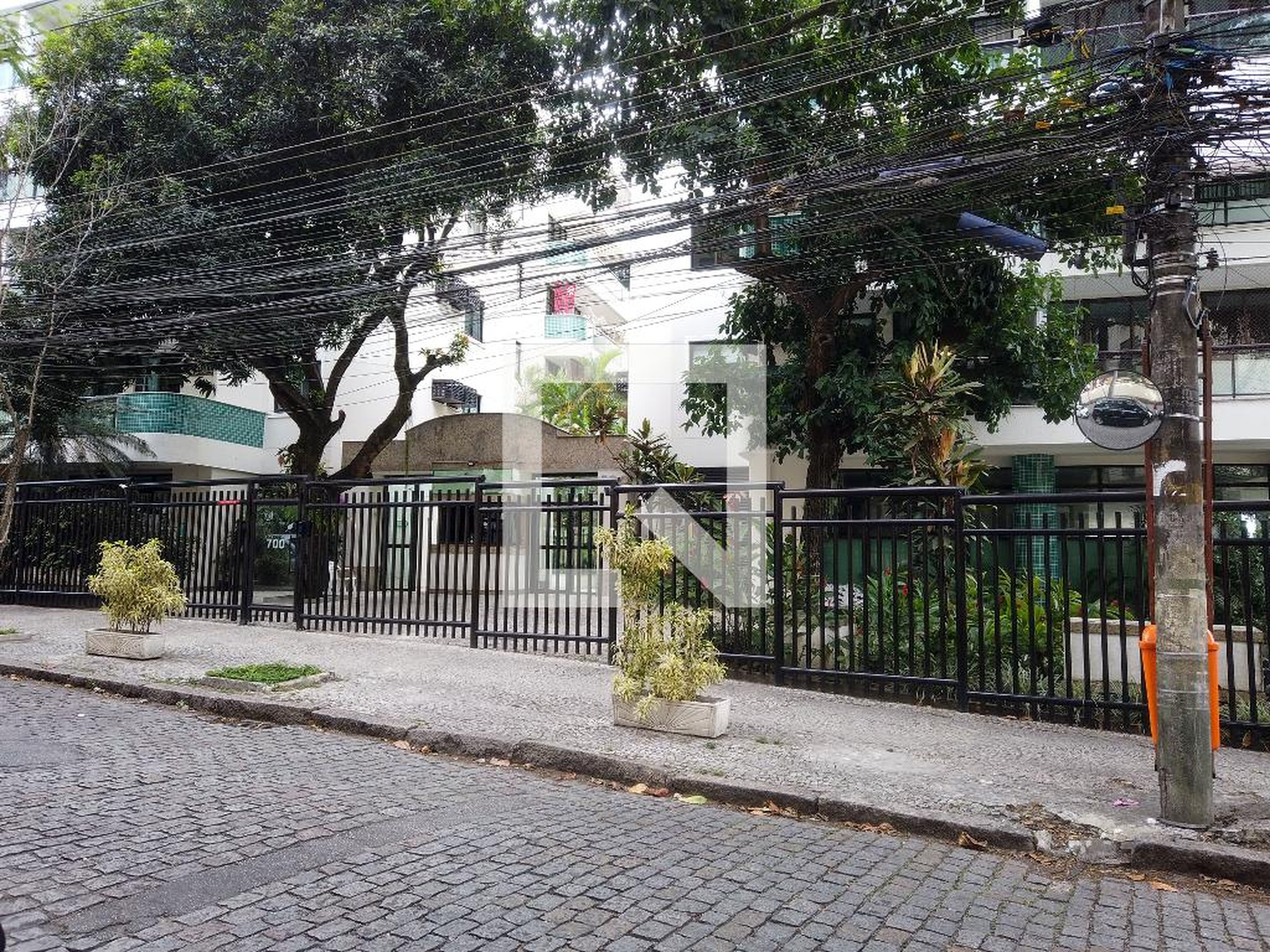 Fachada do Condomínio Condomínio Green Place