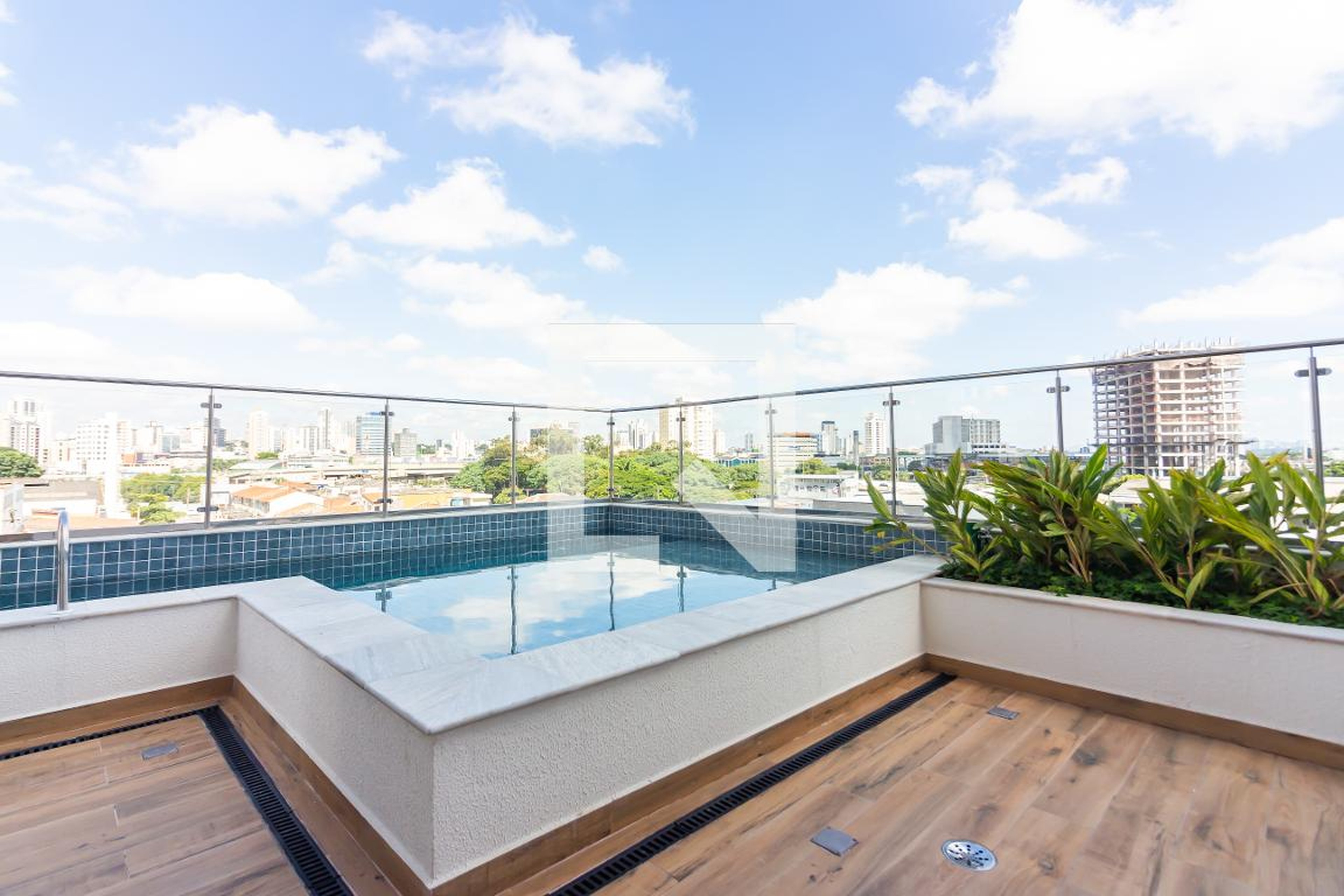 Piscina - Edifício estação 84