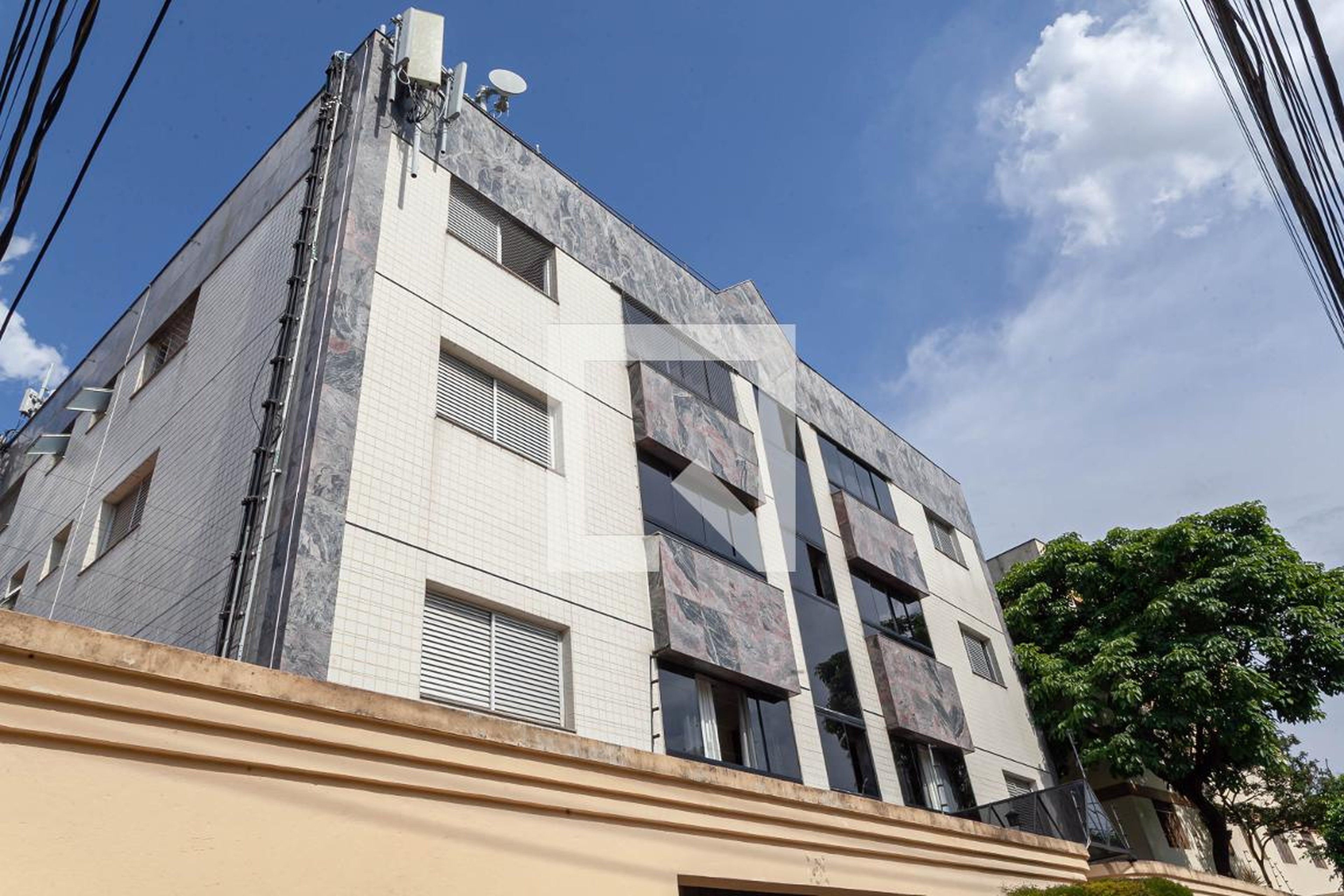 Fachada Condomínio em Avenida Guarapari, 126