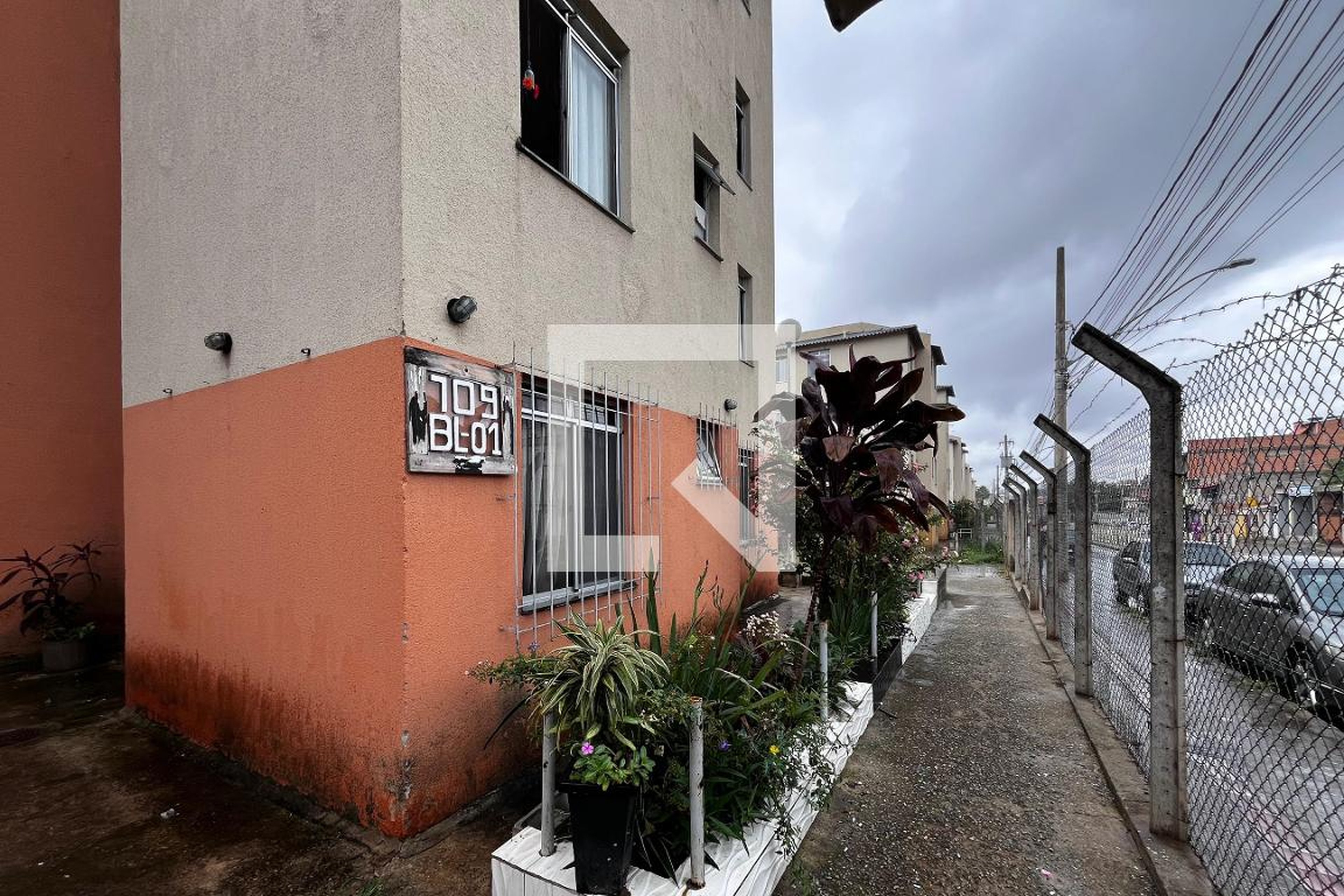 Fachada Condomínio em Rua Camões, 709