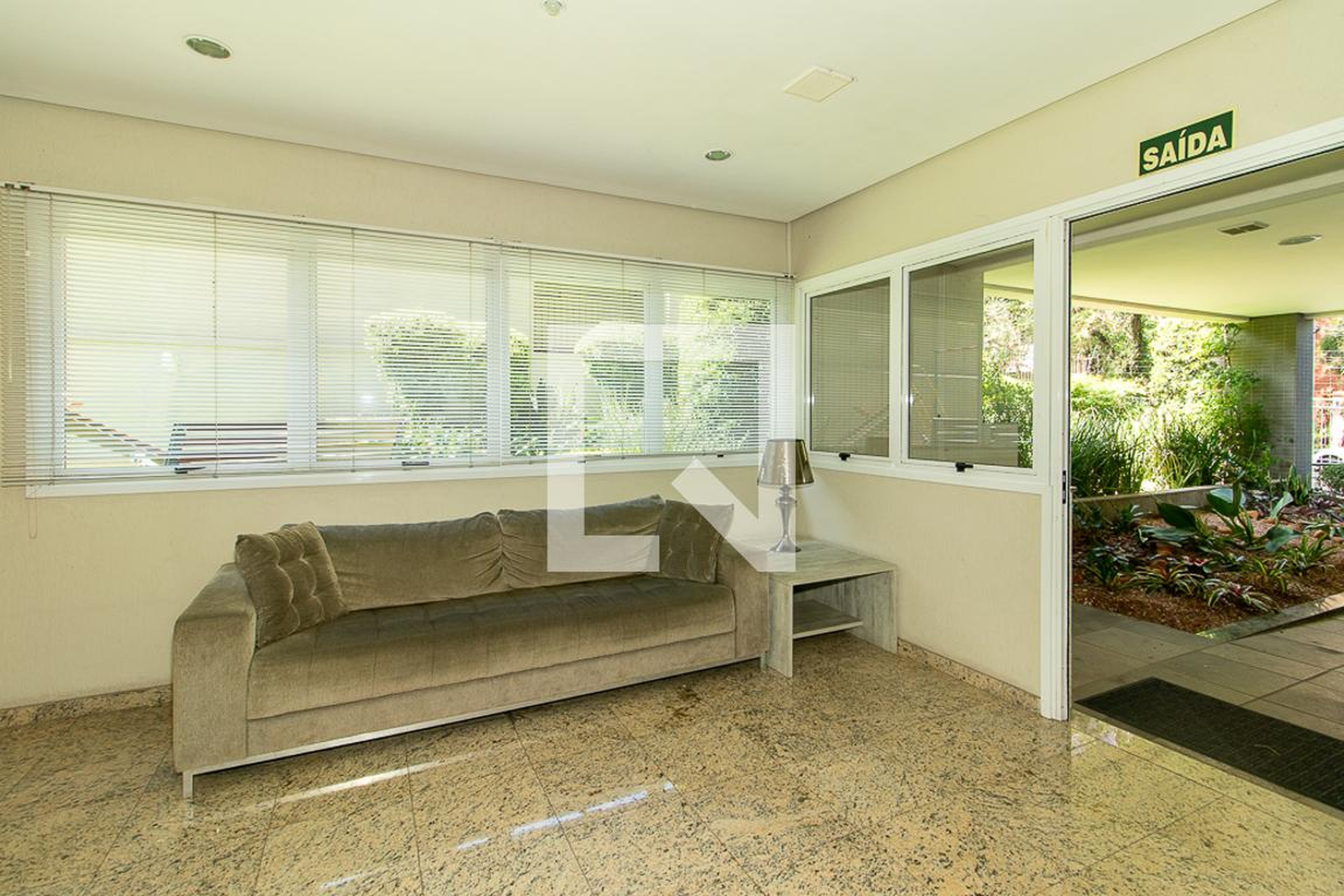 Hall de entrada - Edifício Residencial Arcoverde