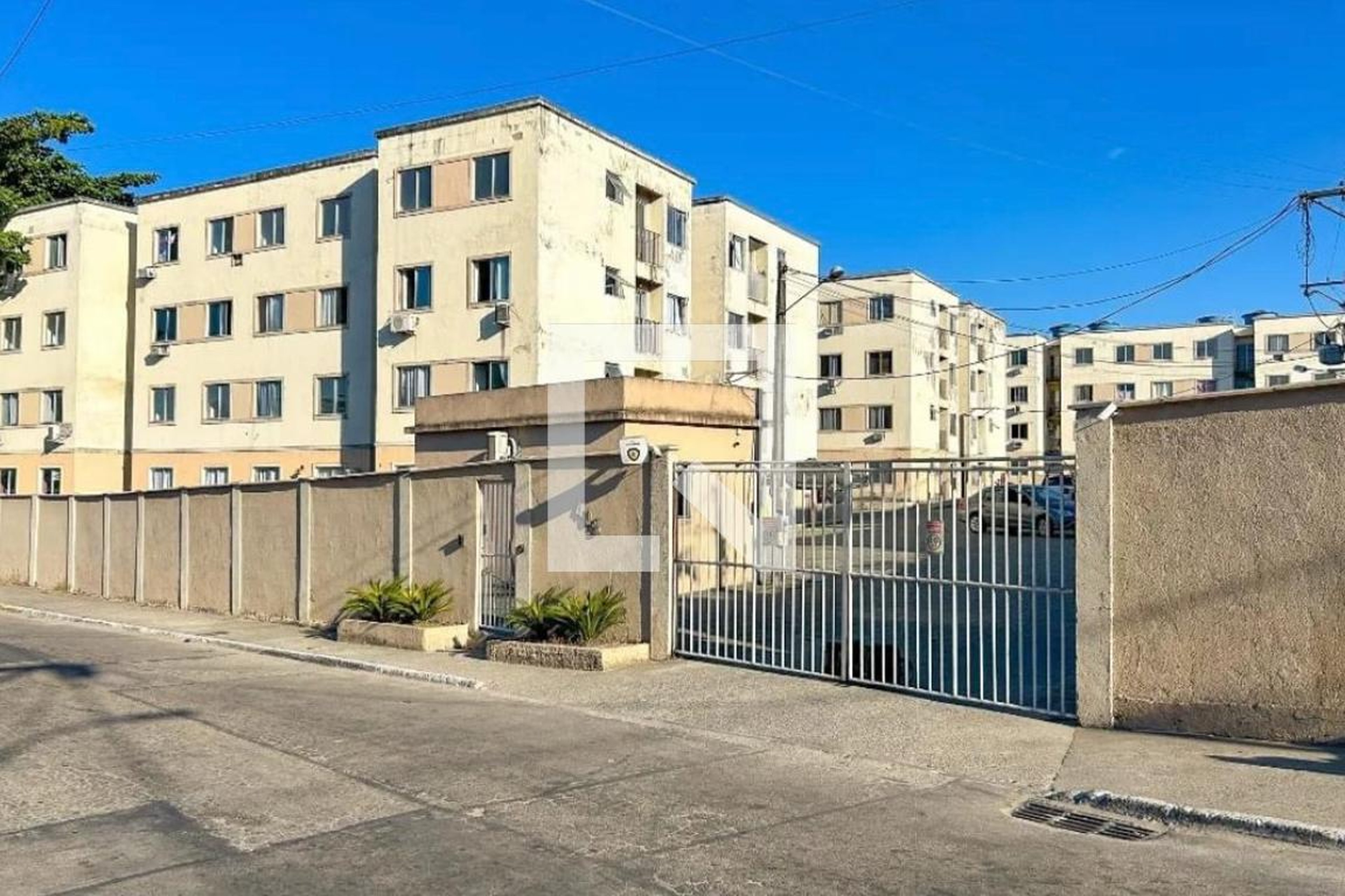 Fachada Condomínio em Estrada Venancio Pereira Veloso, 615