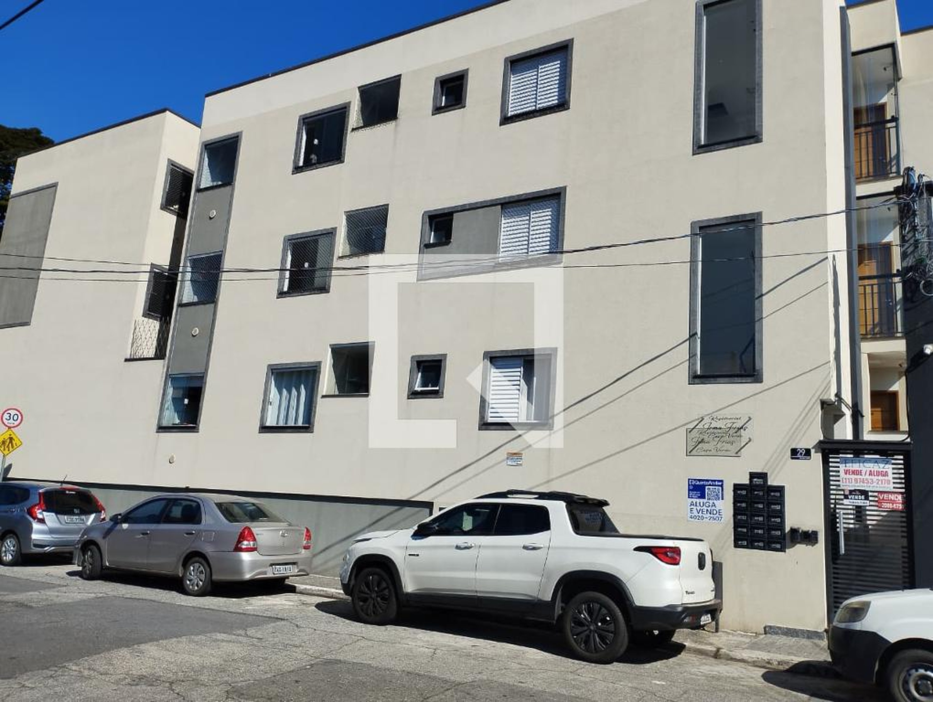 Fachada Residencial Irma Frias