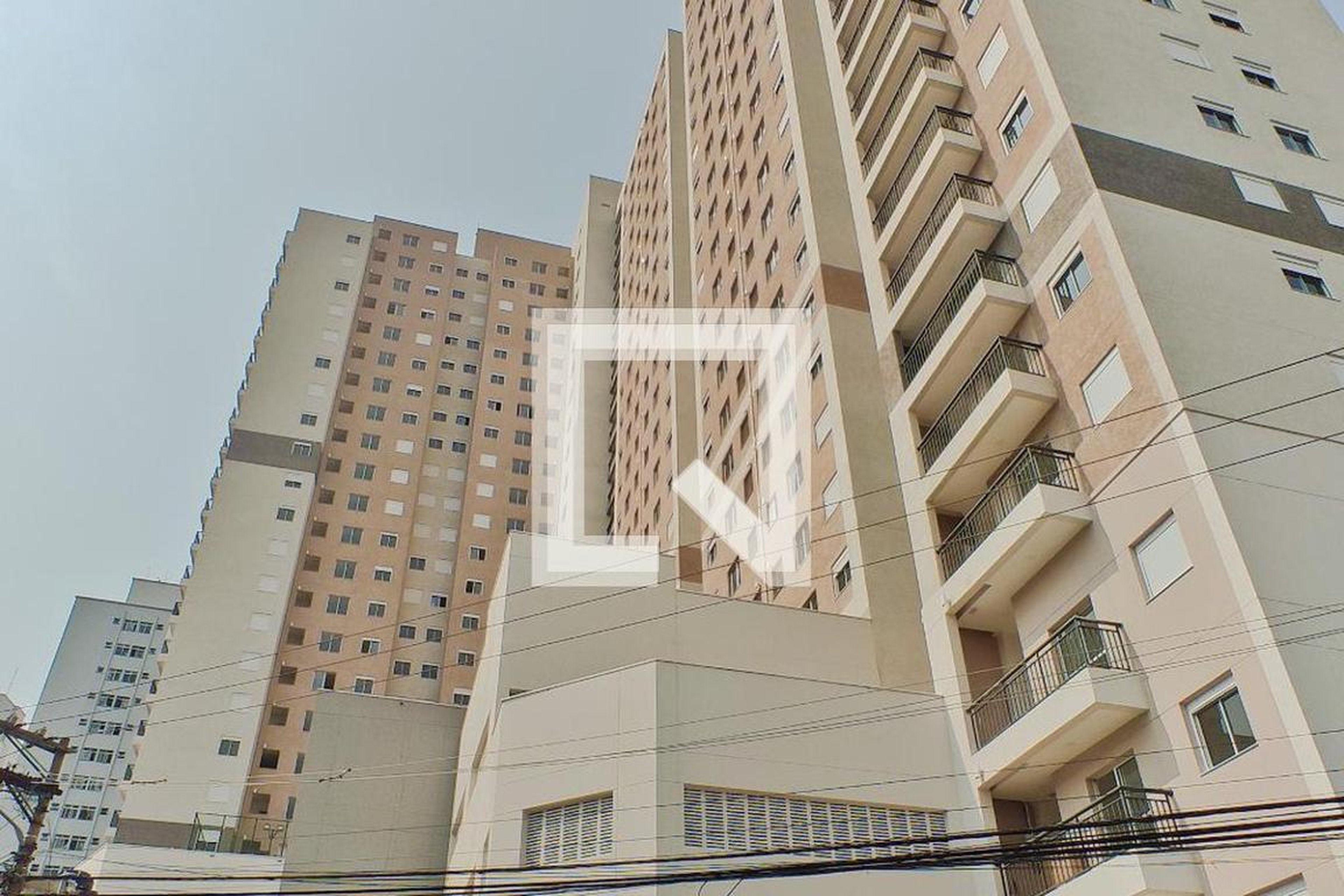 Fachada Condomínio em Rua José Pereira de Araújo, 75