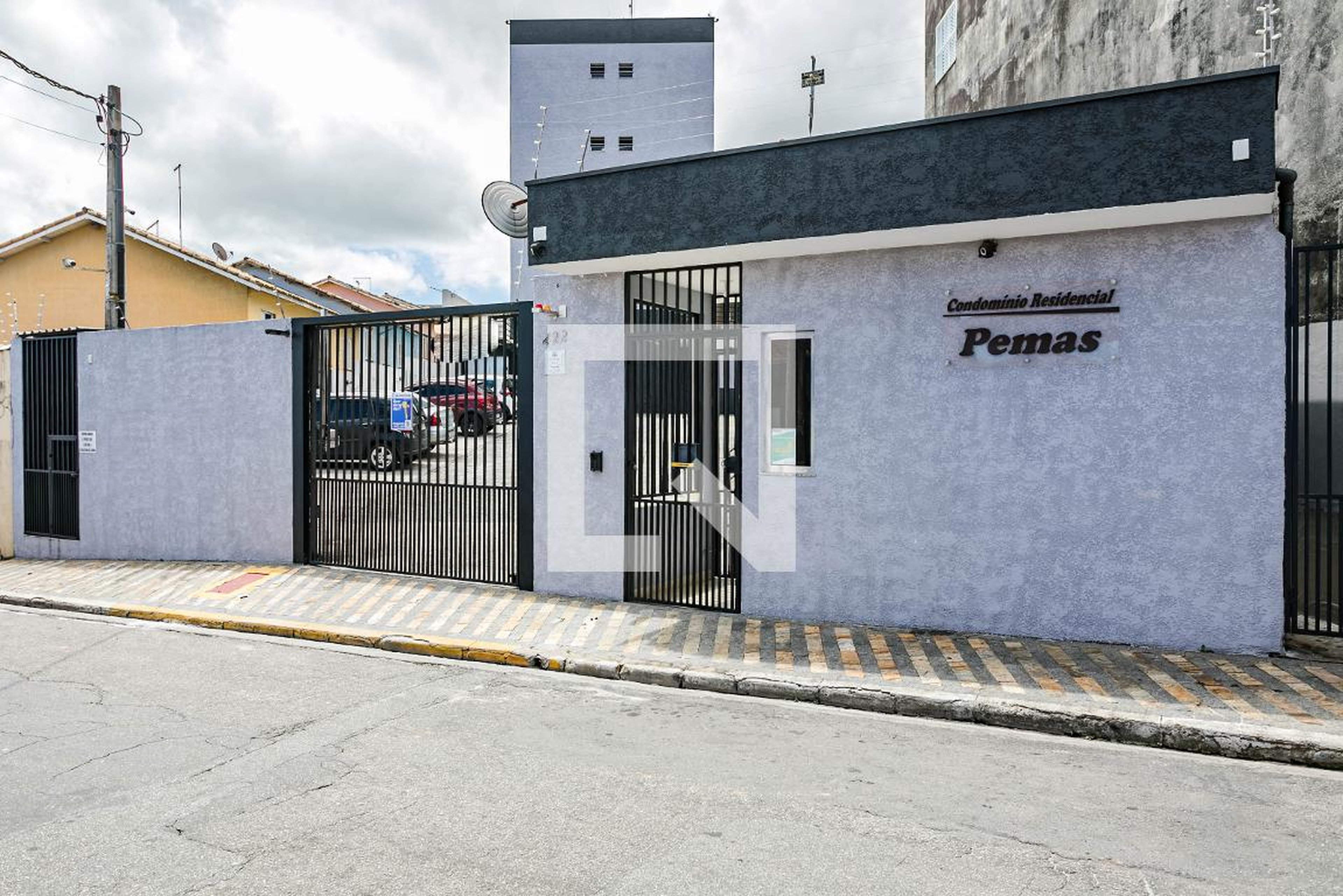Fachada Residencial Pemas
